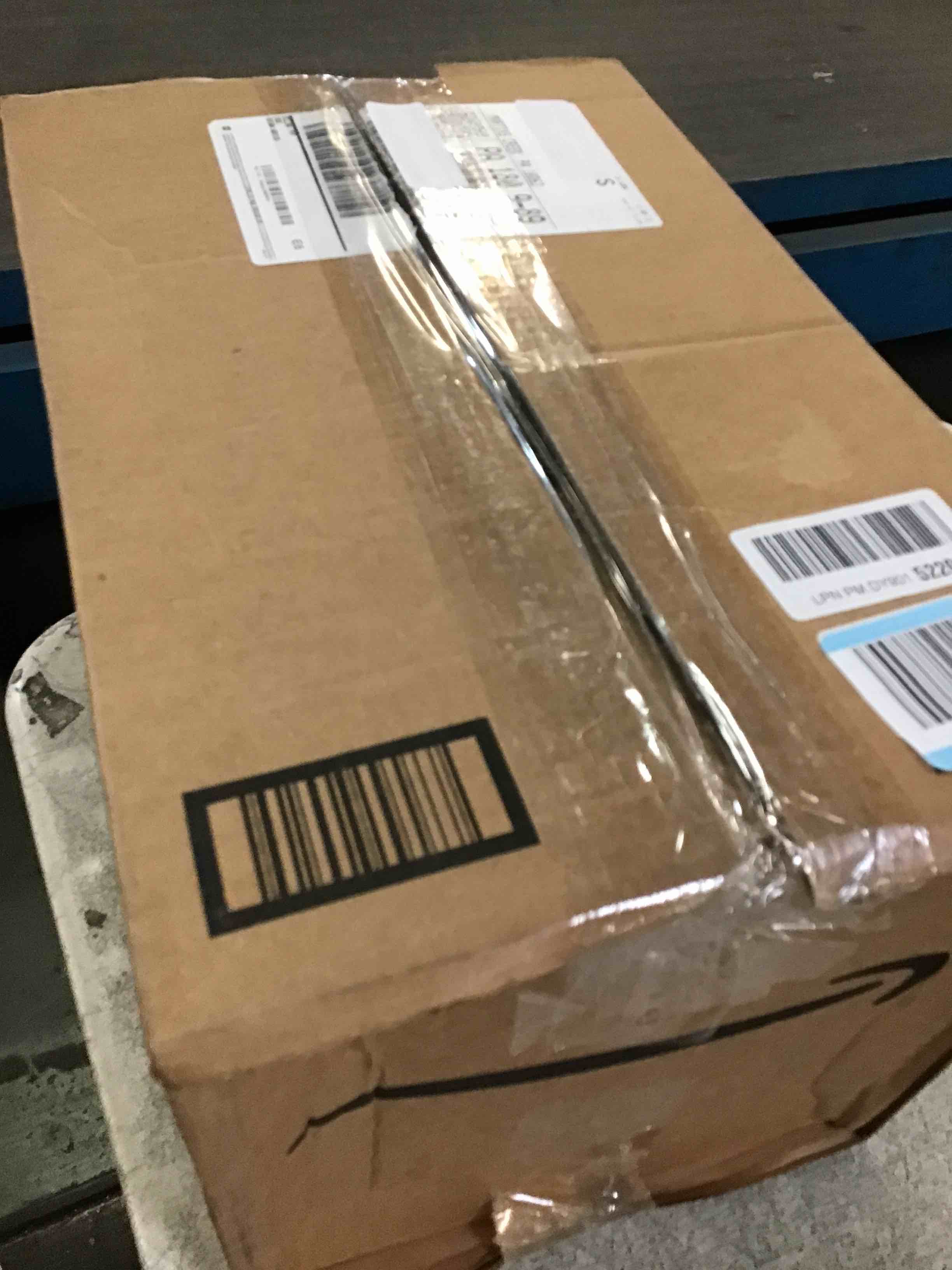 https://s3.amazonaws.com/lotting-images-prod/bidfta/PPE3698233_1747930458397.jpeg
