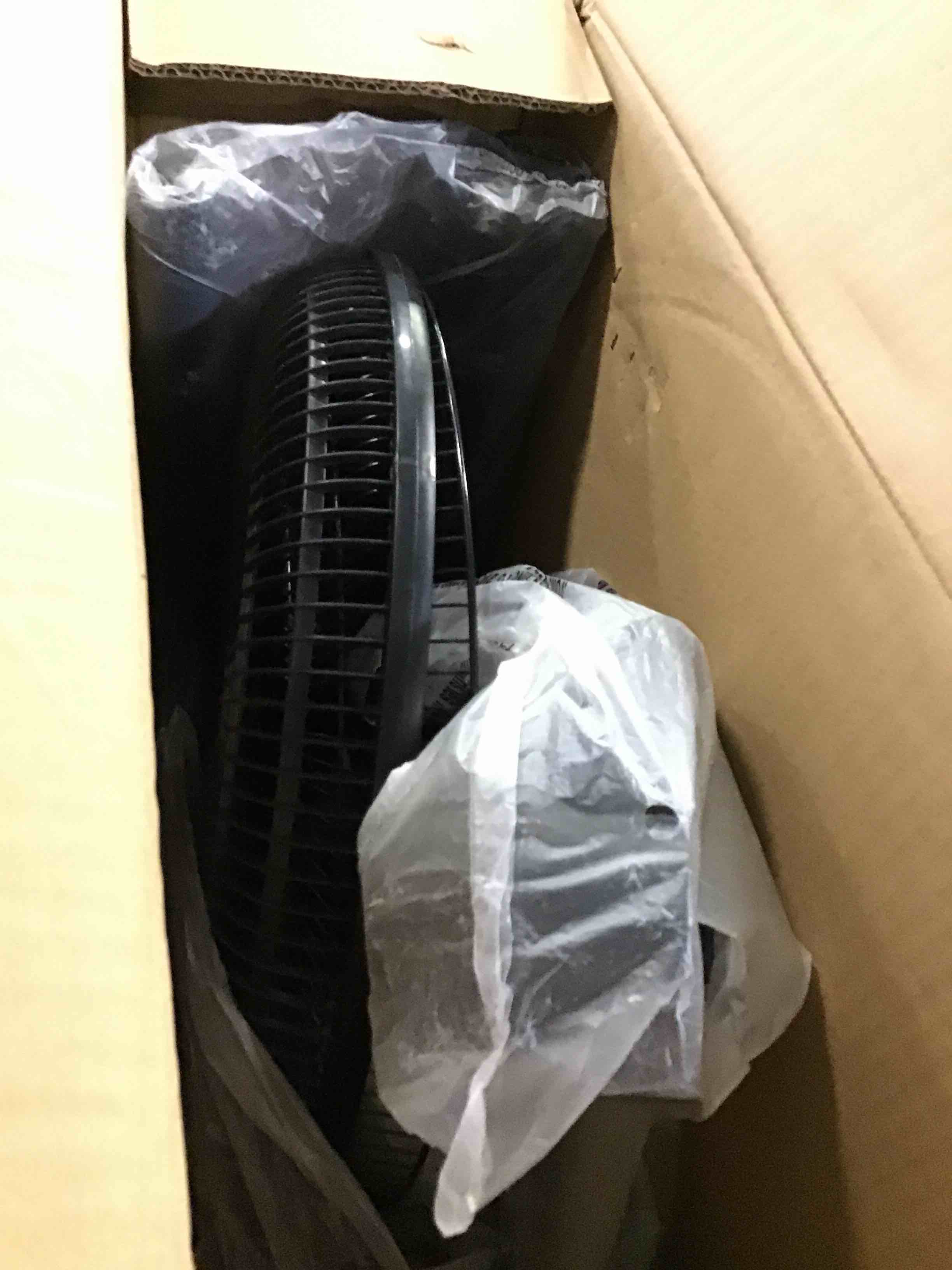 https://s3.amazonaws.com/lotting-images-prod/bidfta/PPE3699796_1749043173677.jpeg