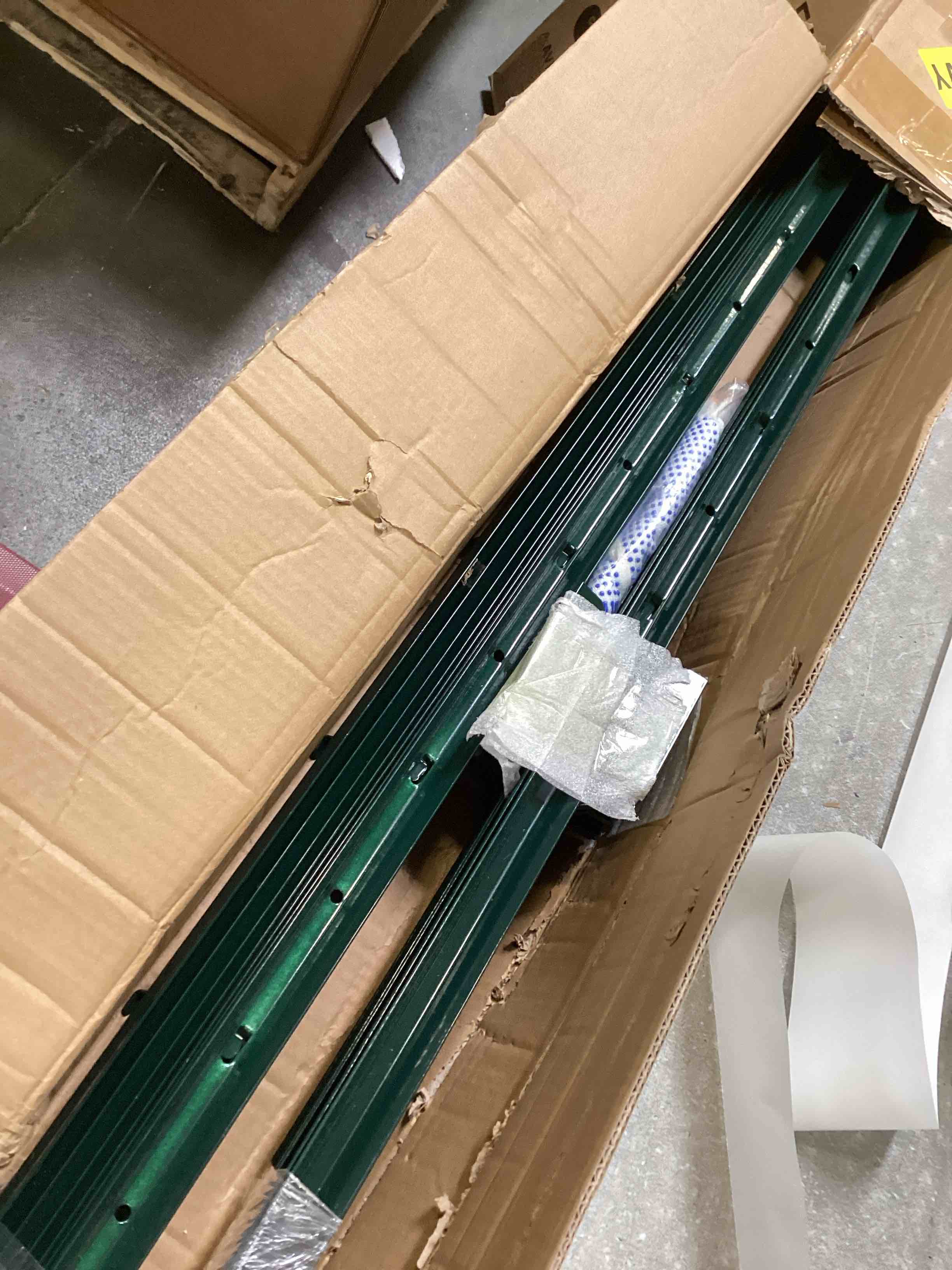 https://s3.amazonaws.com/lotting-images-prod/bidfta/PPE3700339_1748017879062.jpeg