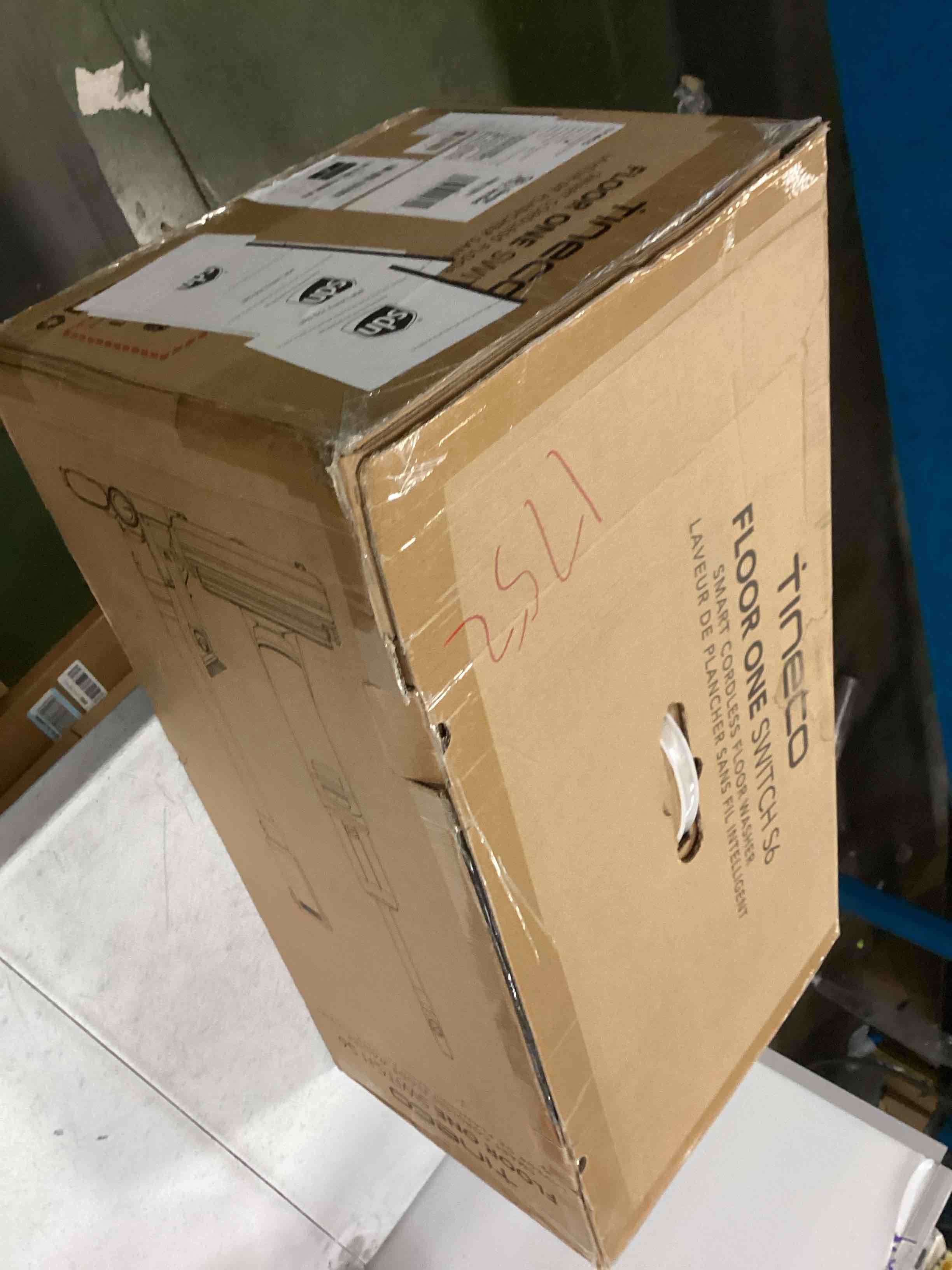 https://s3.amazonaws.com/lotting-images-prod/bidfta/PPE3700618_1748369515931.jpeg