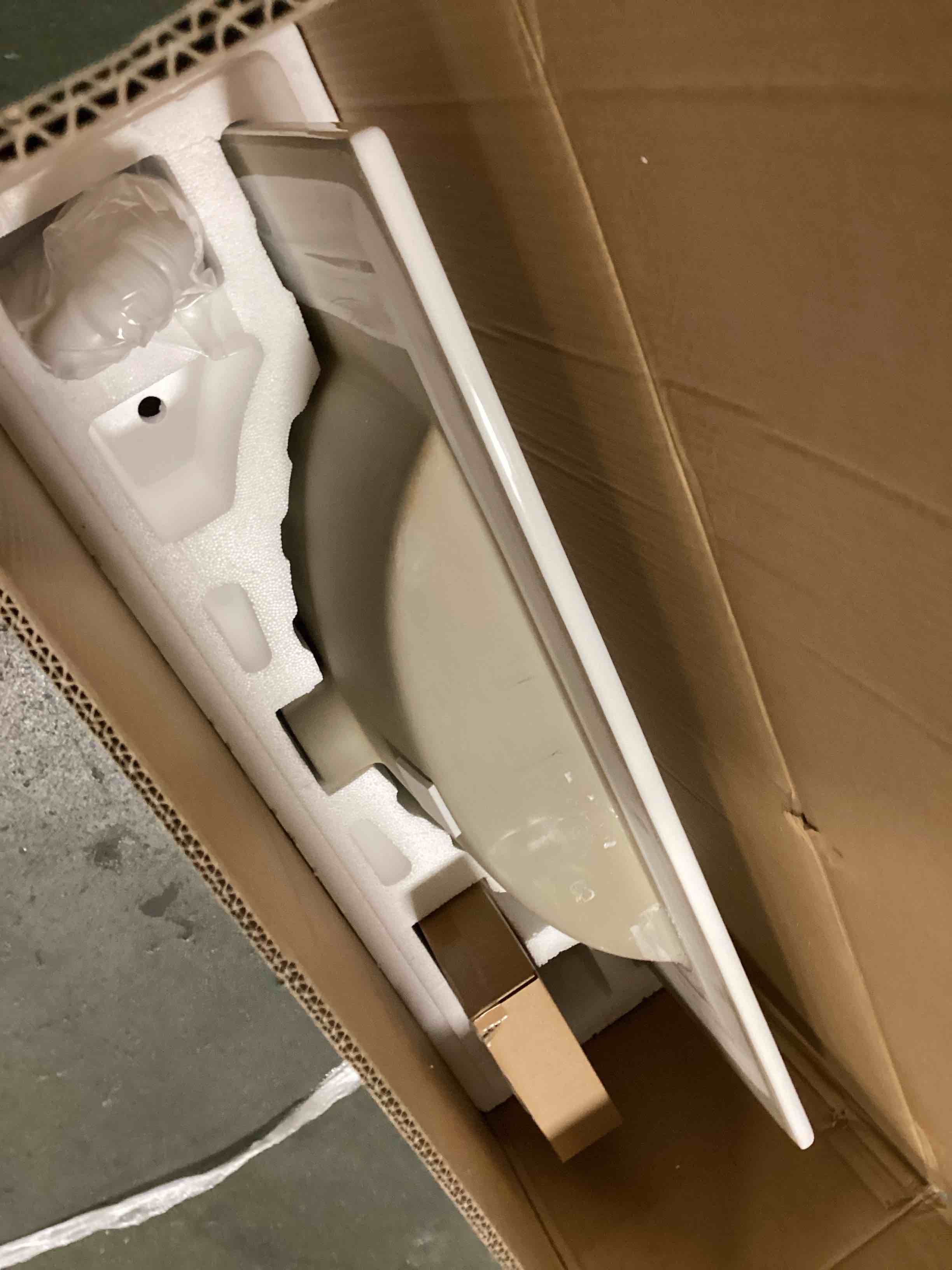 https://s3.amazonaws.com/lotting-images-prod/bidfta/PPE3700801_1748525817504.jpeg