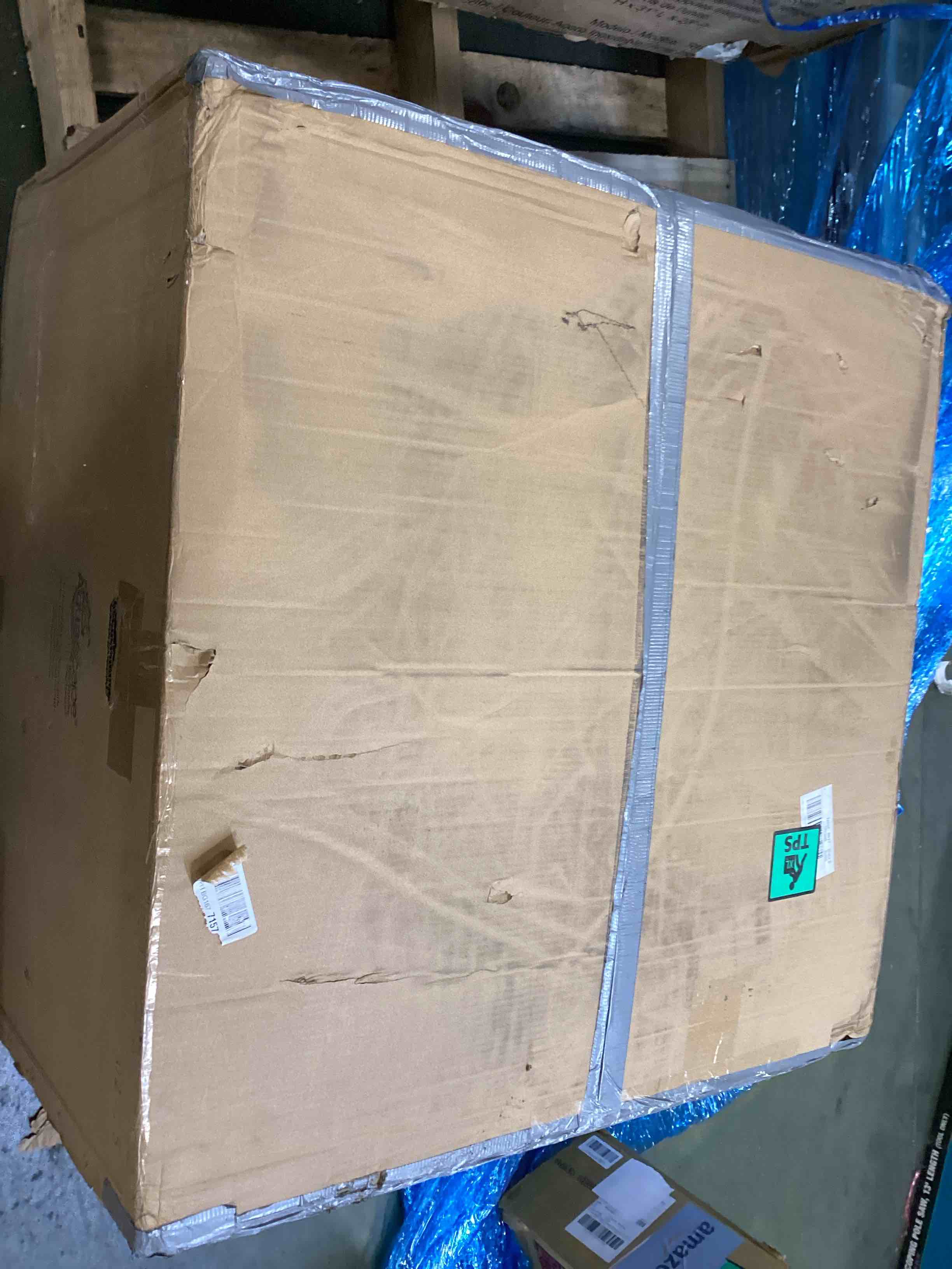 https://s3.amazonaws.com/lotting-images-prod/bidfta/PPE3701486_1749134470272.jpeg