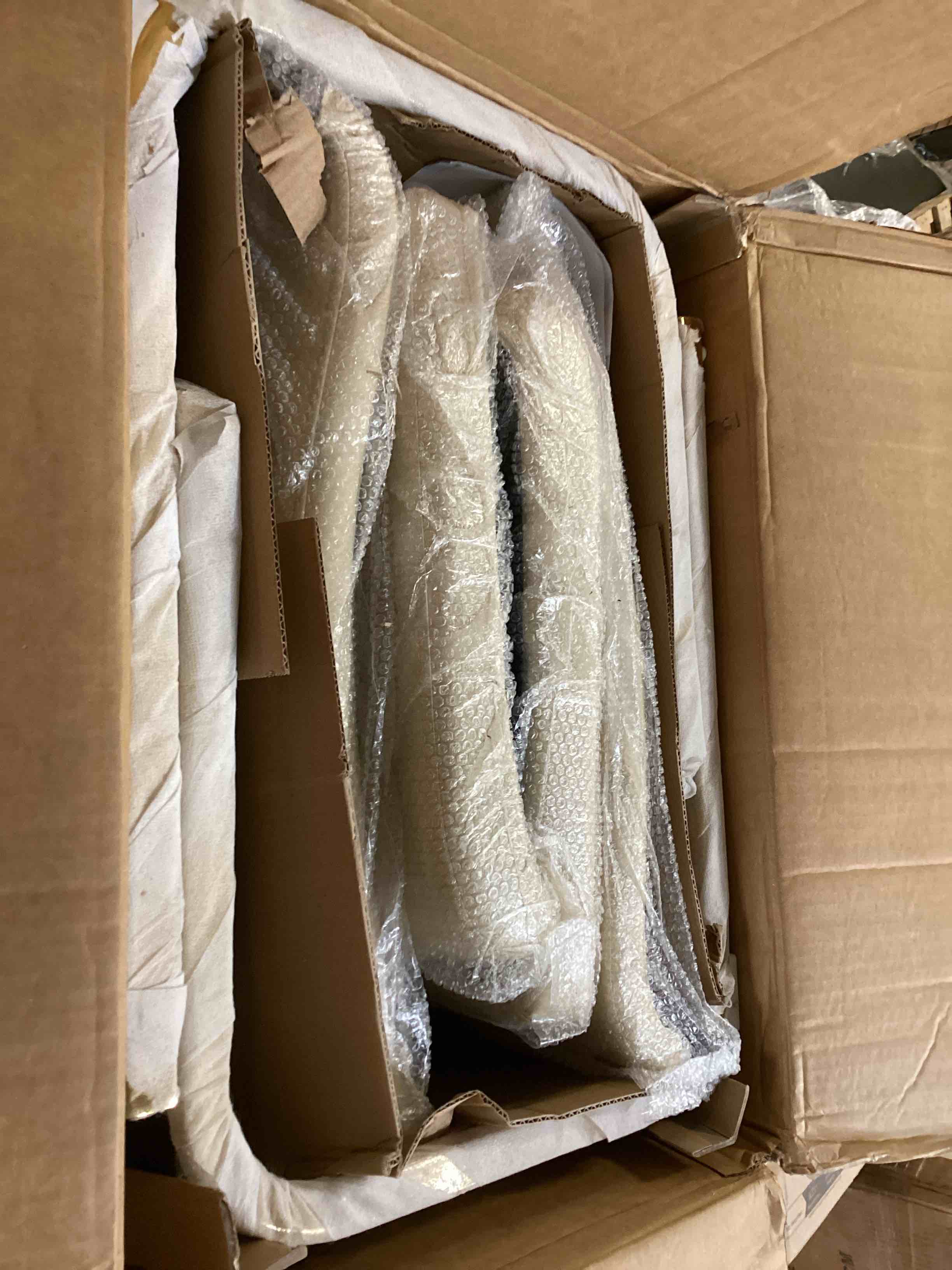https://s3.amazonaws.com/lotting-images-prod/bidfta/PPE3702046_1749585378725.jpeg