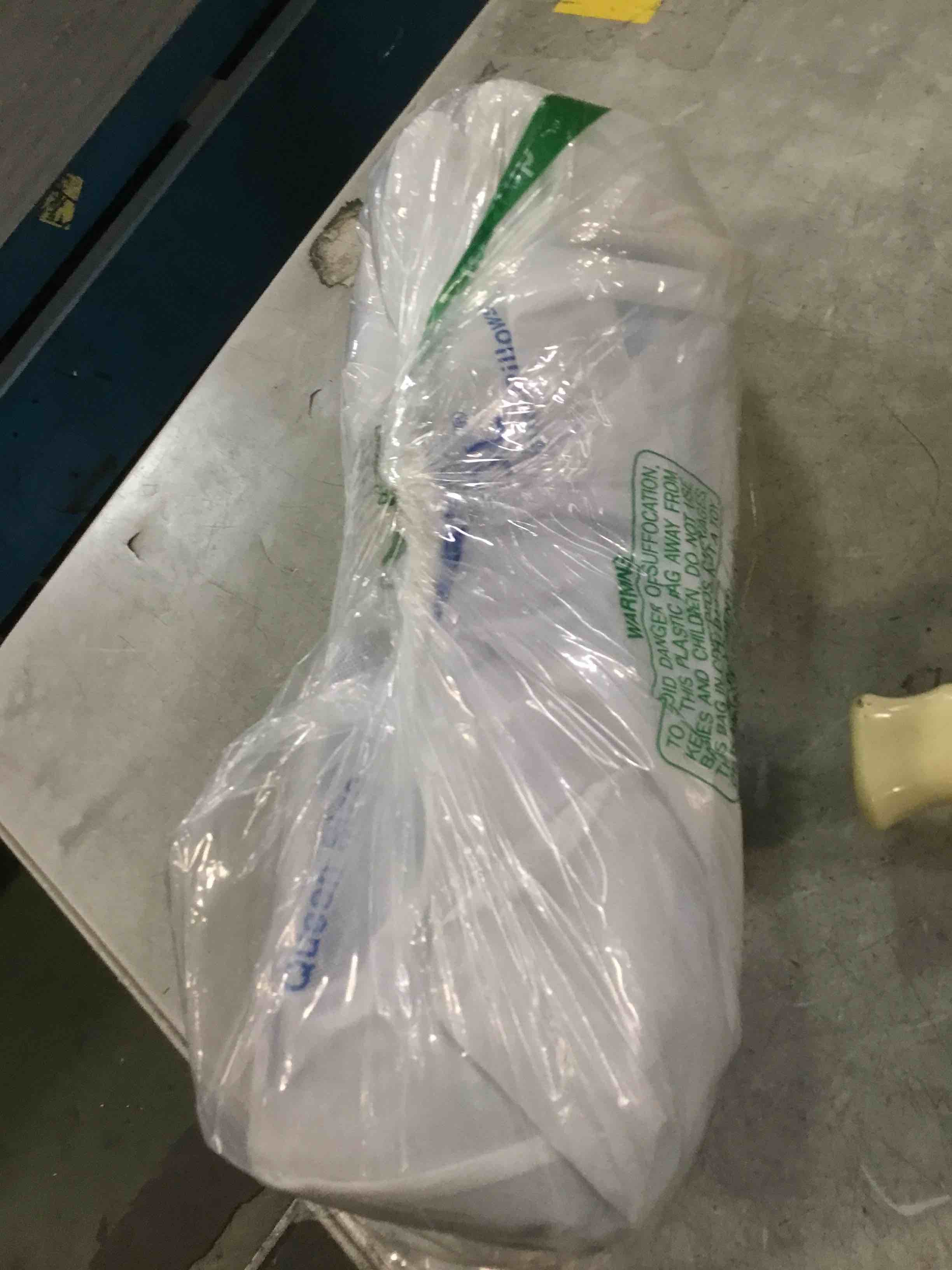 https://s3.amazonaws.com/lotting-images-prod/bidfta/PPE3703140_1747659339845.jpeg