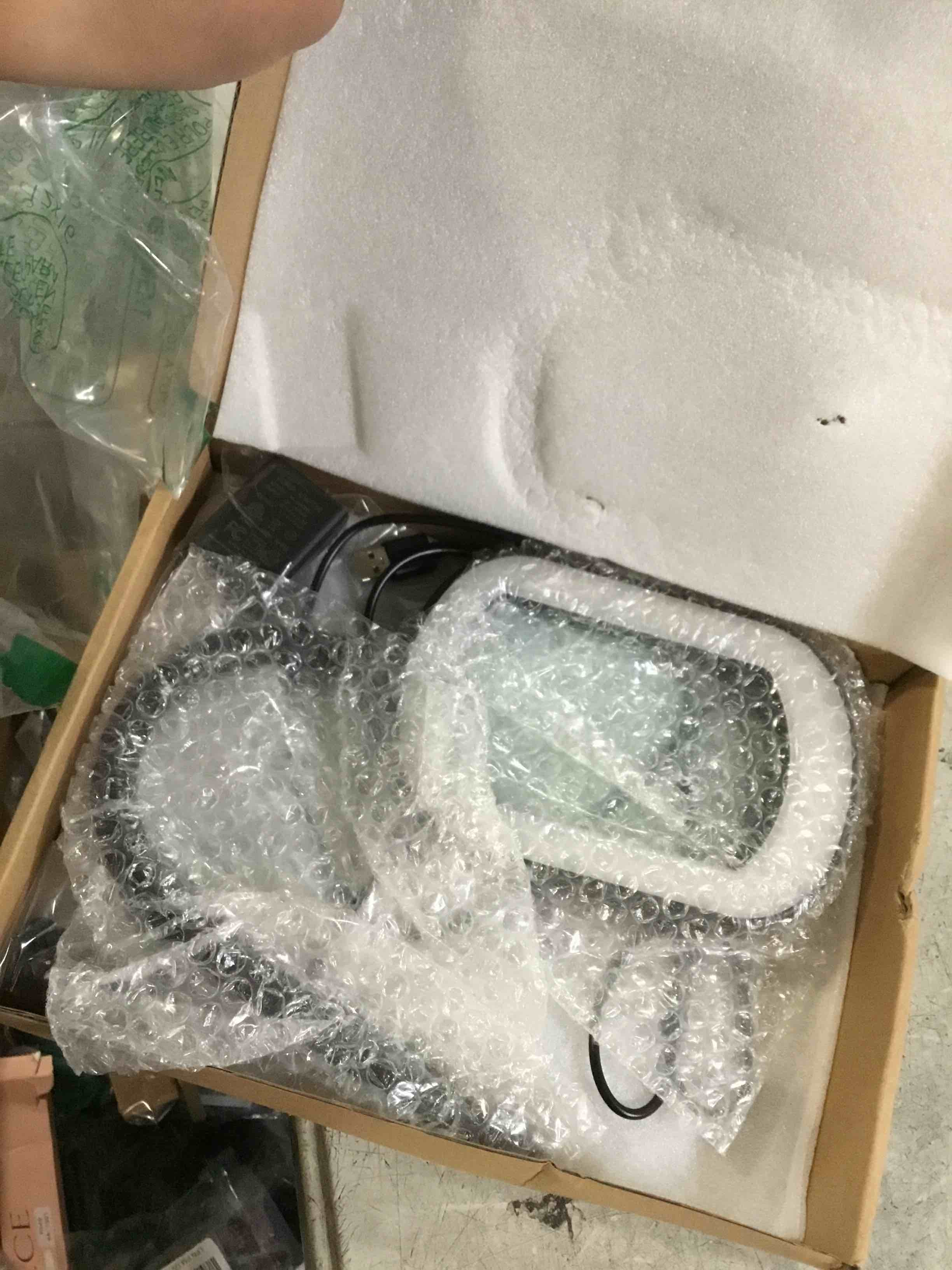 https://s3.amazonaws.com/lotting-images-prod/bidfta/PPE3703264_1747666869979.jpeg