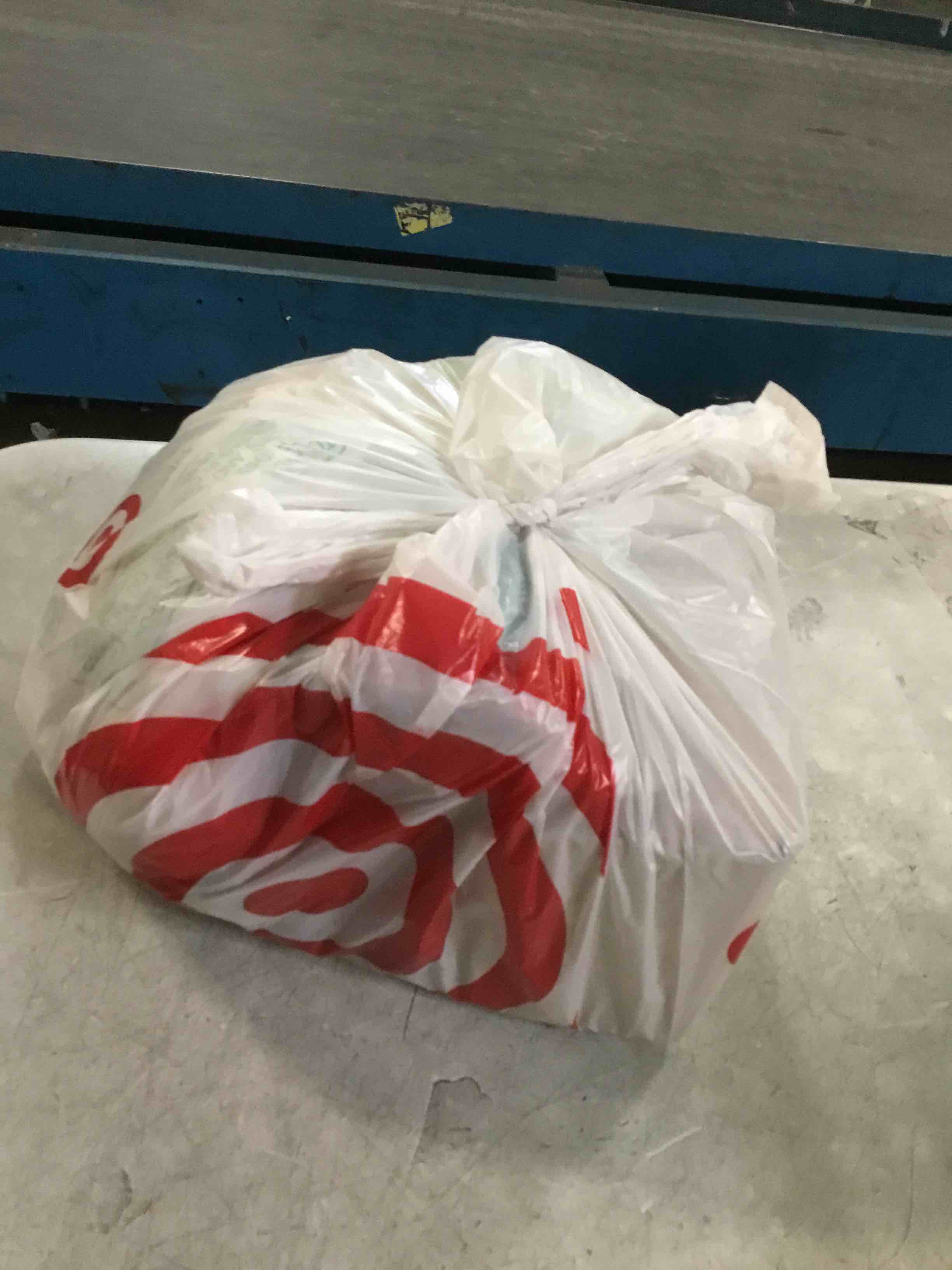 https://s3.amazonaws.com/lotting-images-prod/bidfta/PPE3703290_1747669319164.jpeg
