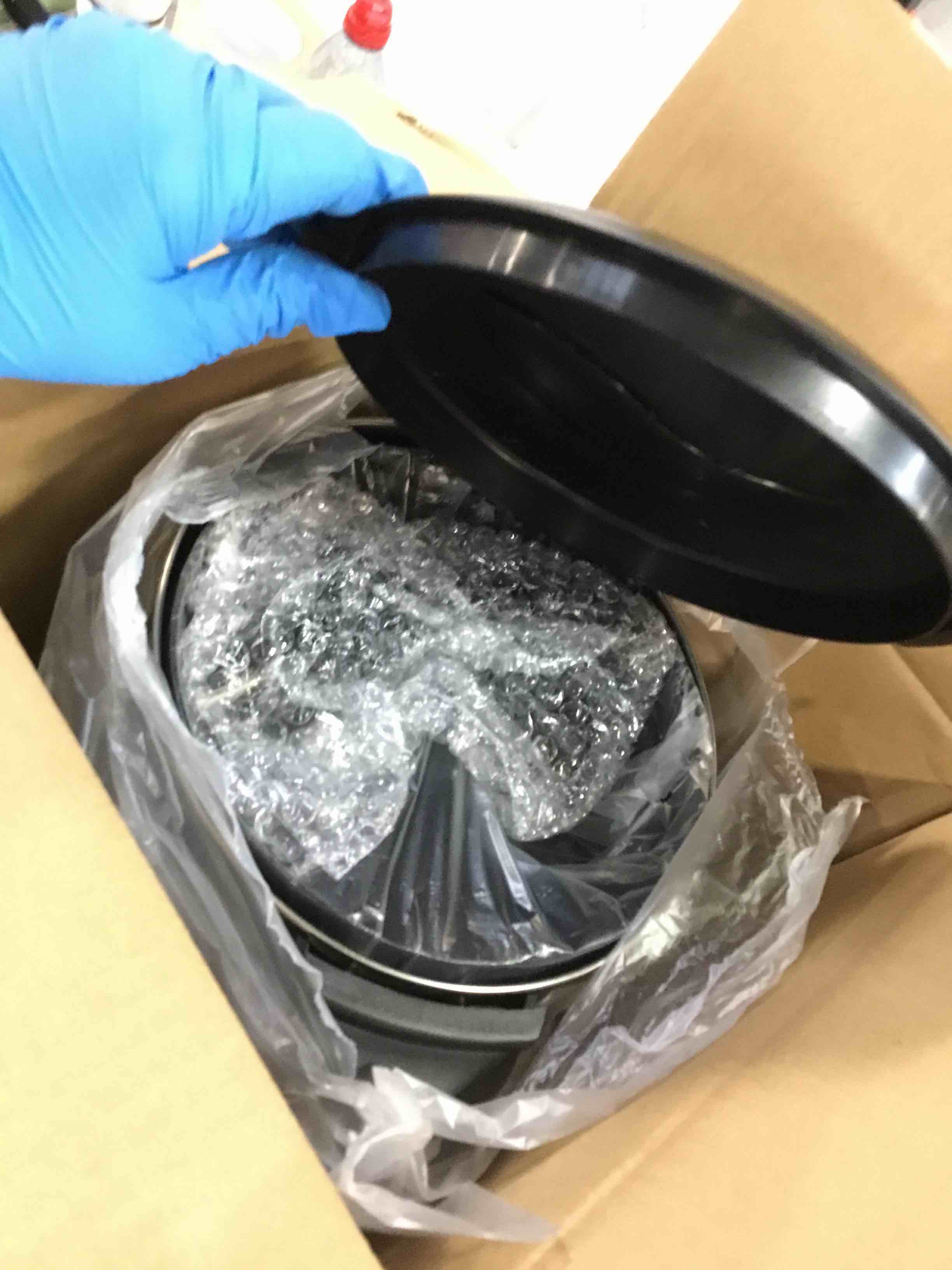 https://s3.amazonaws.com/lotting-images-prod/bidfta/PPE3703935_1747925320072.jpeg