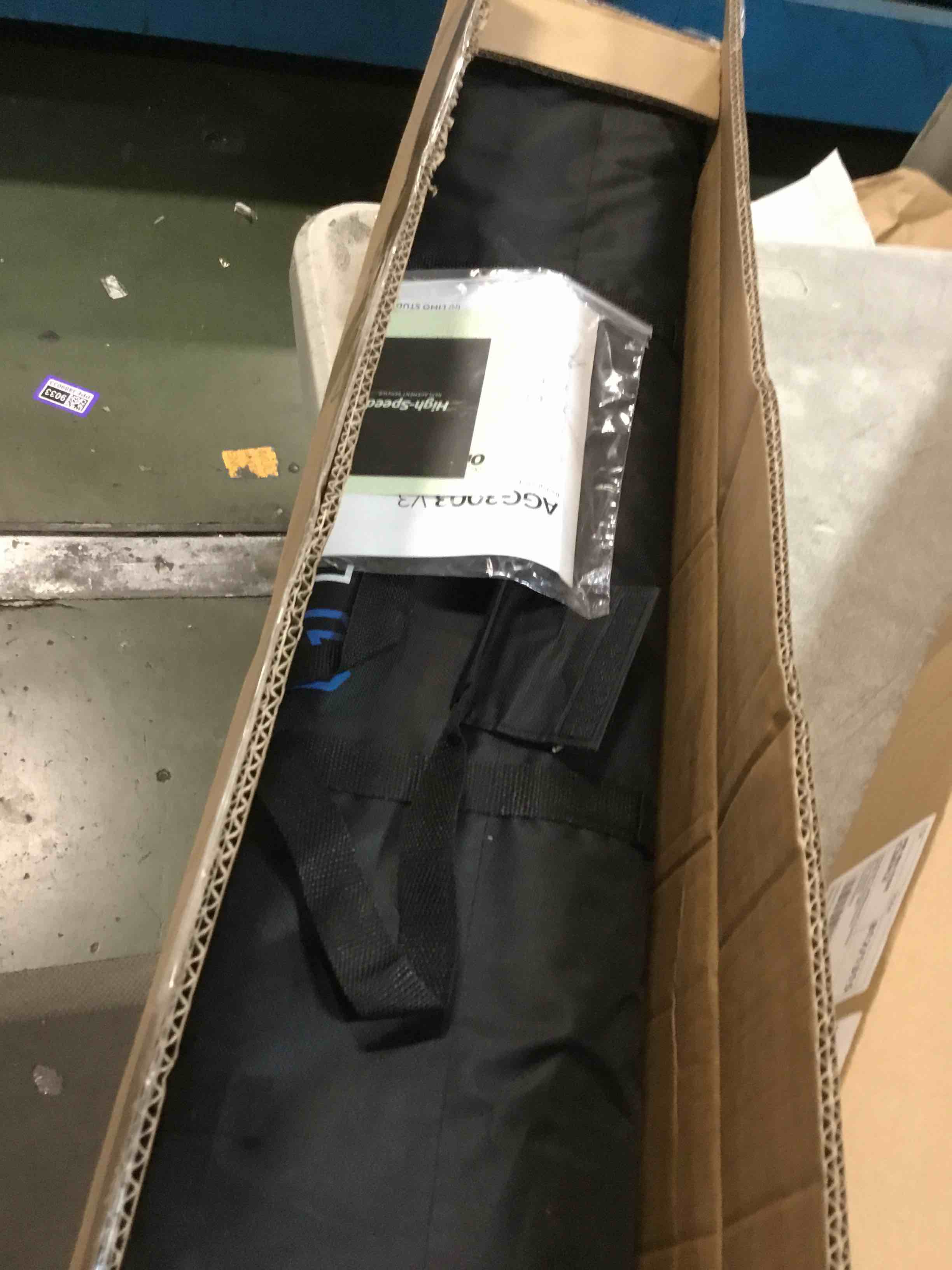 https://s3.amazonaws.com/lotting-images-prod/bidfta/PPE3704544_1748436135199.jpeg