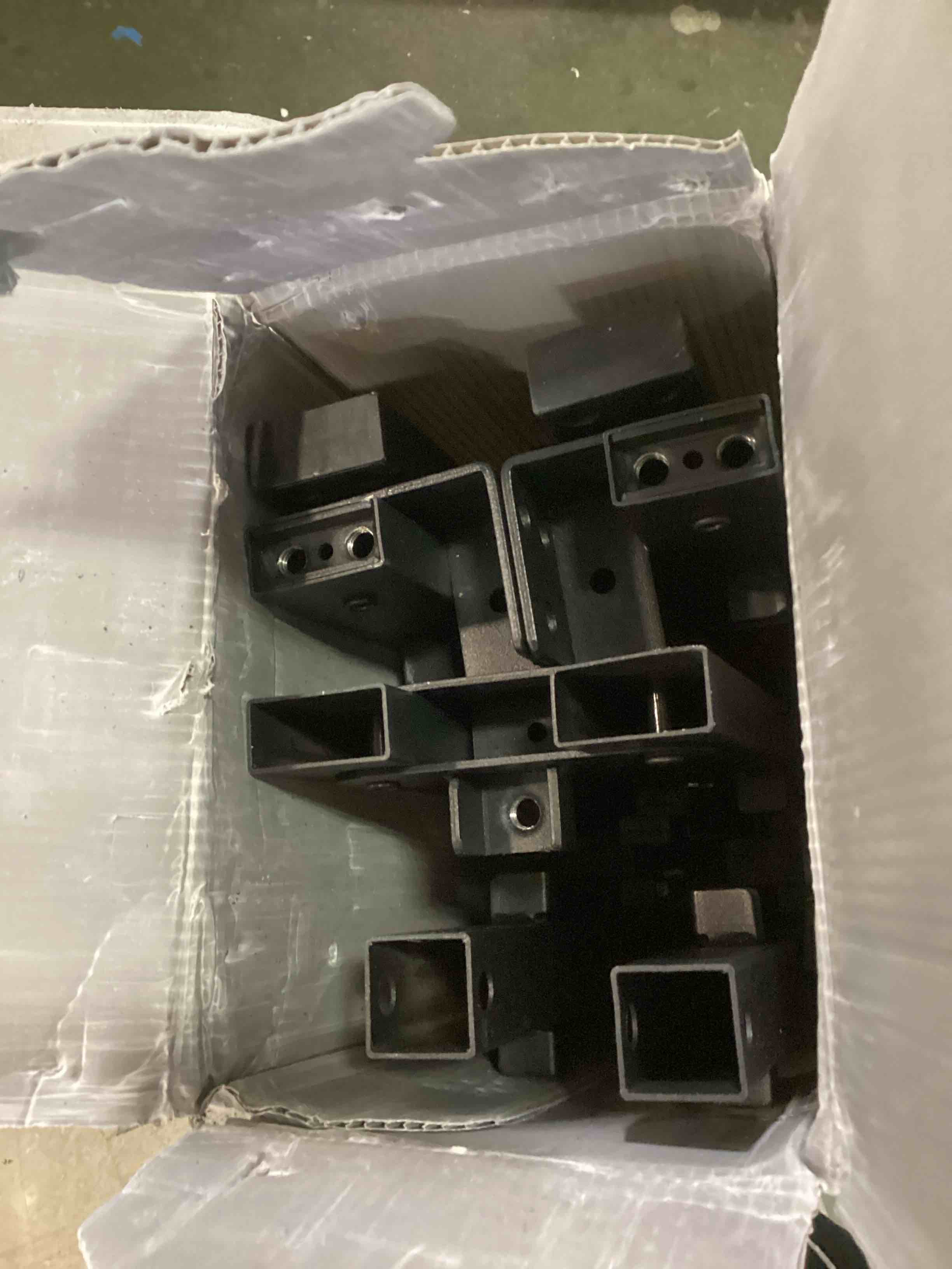 https://s3.amazonaws.com/lotting-images-prod/bidfta/PPE3707381_1748539263515.jpeg