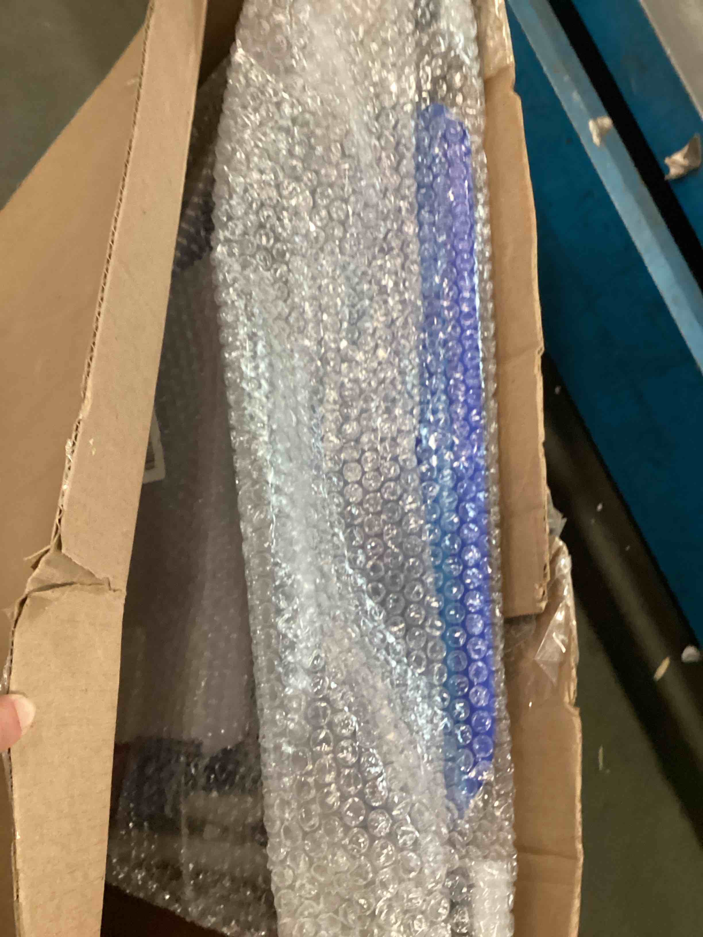 https://s3.amazonaws.com/lotting-images-prod/bidfta/PPE3708277_1749060141546.jpeg
