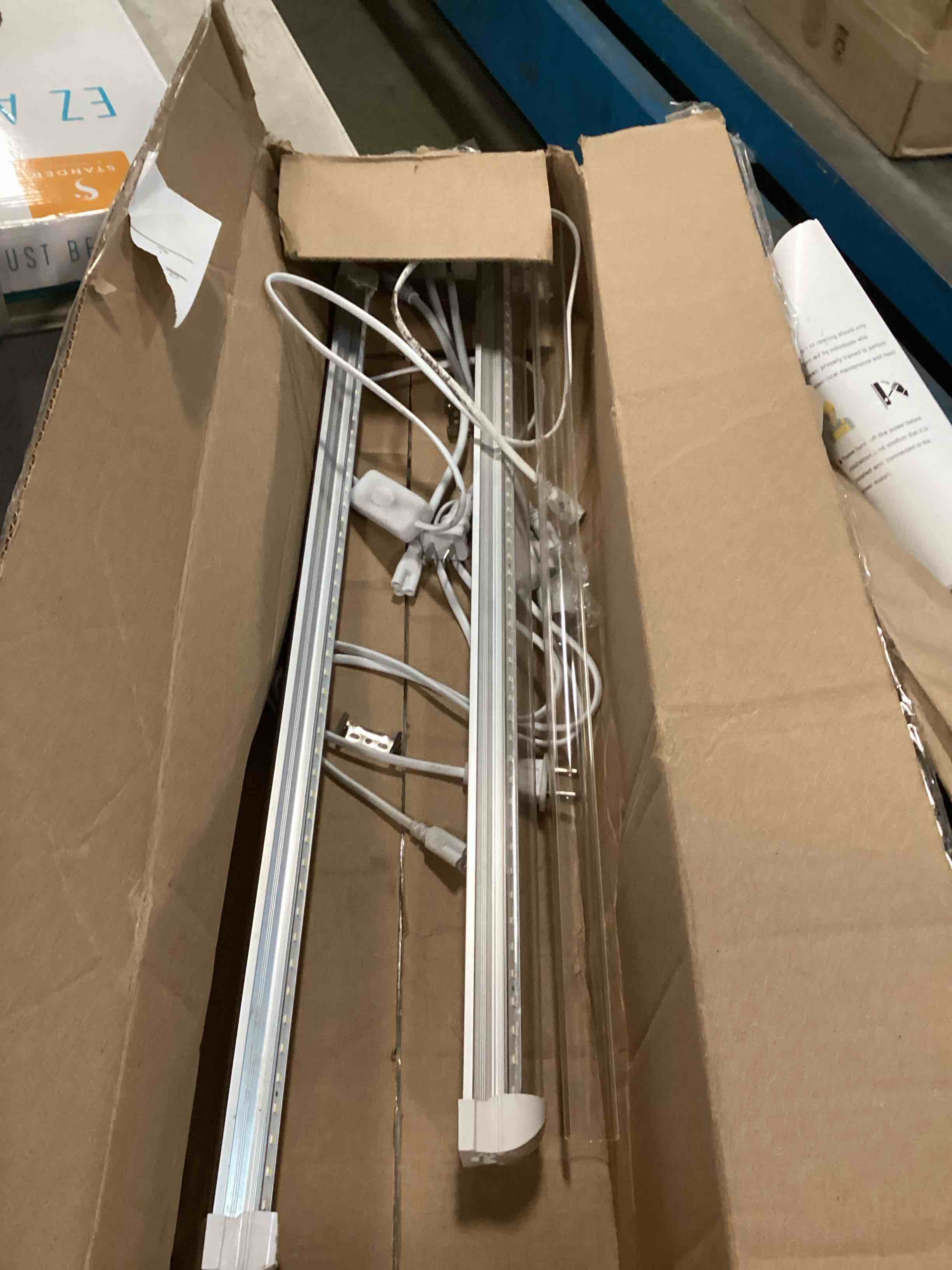 https://s3.amazonaws.com/lotting-images-prod/bidfta/PPE3708365_1749128061965.jpeg