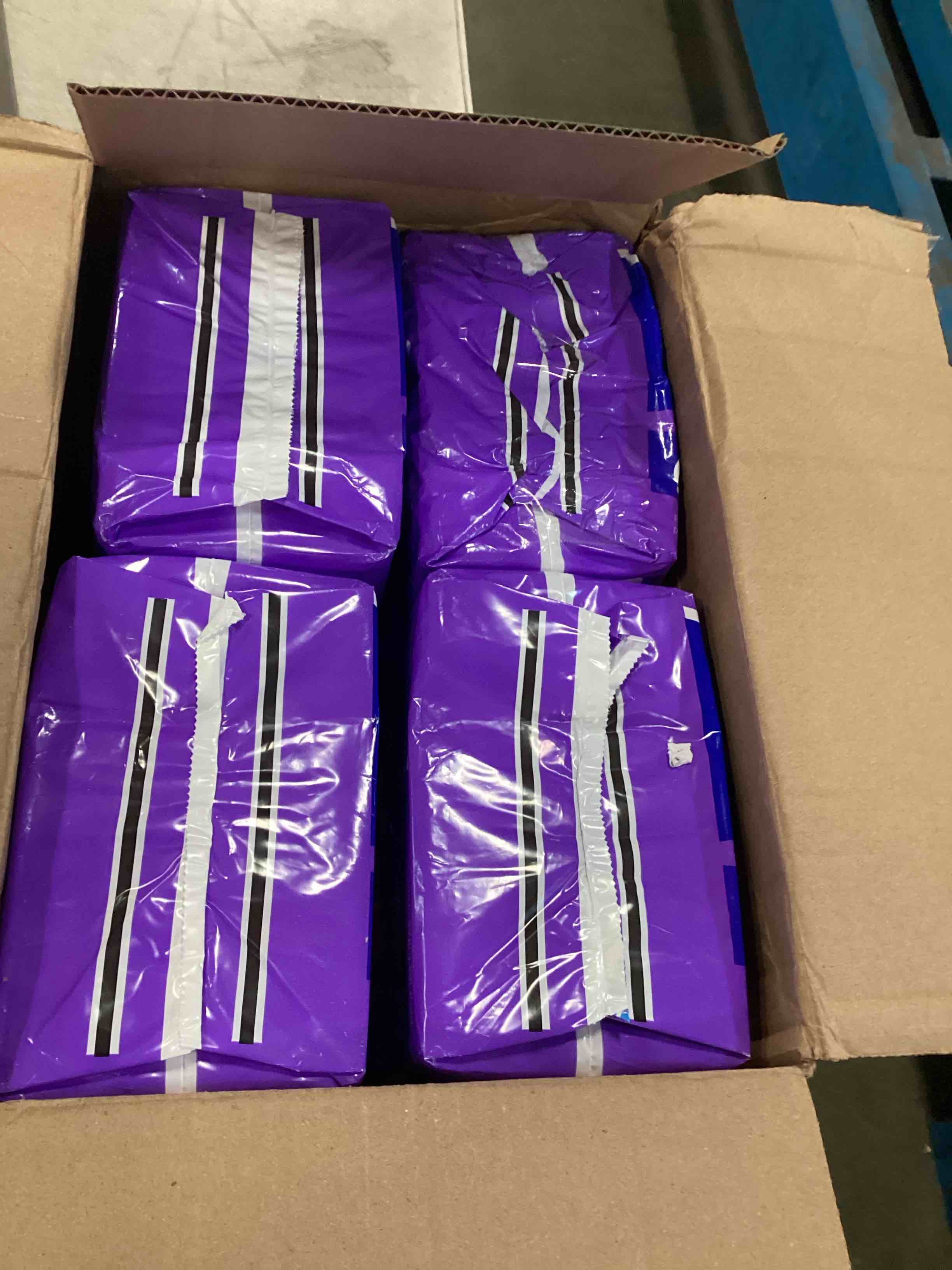 https://s3.amazonaws.com/lotting-images-prod/bidfta/PPE3708511_1749141334871.jpeg
