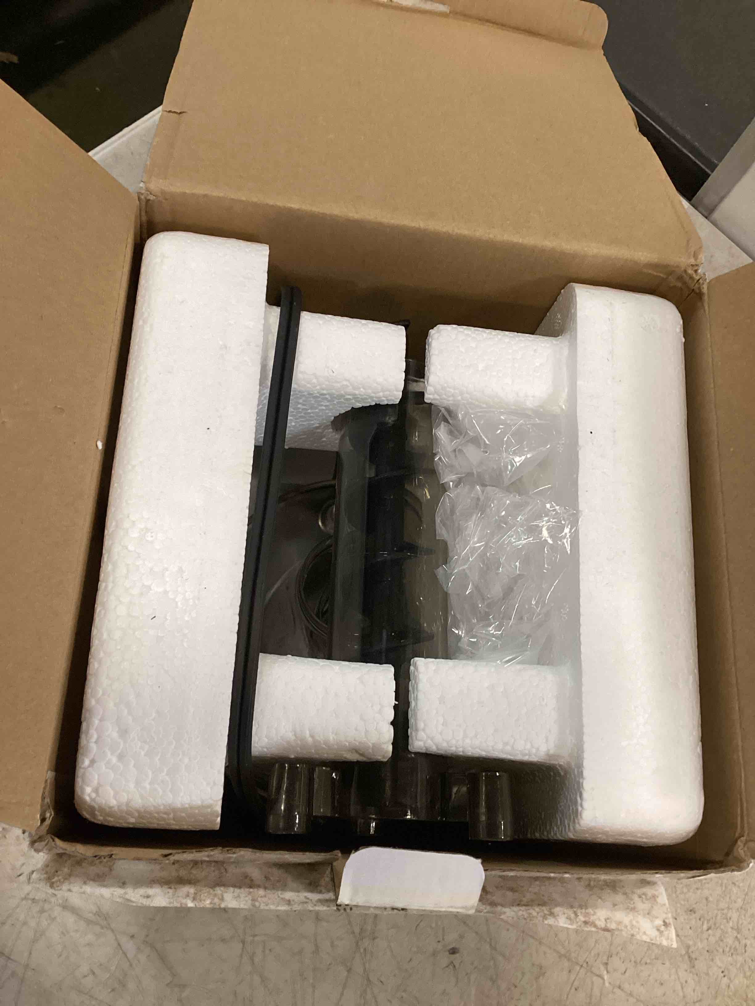 https://s3.amazonaws.com/lotting-images-prod/bidfta/PPE3708717_1749221545206.jpeg