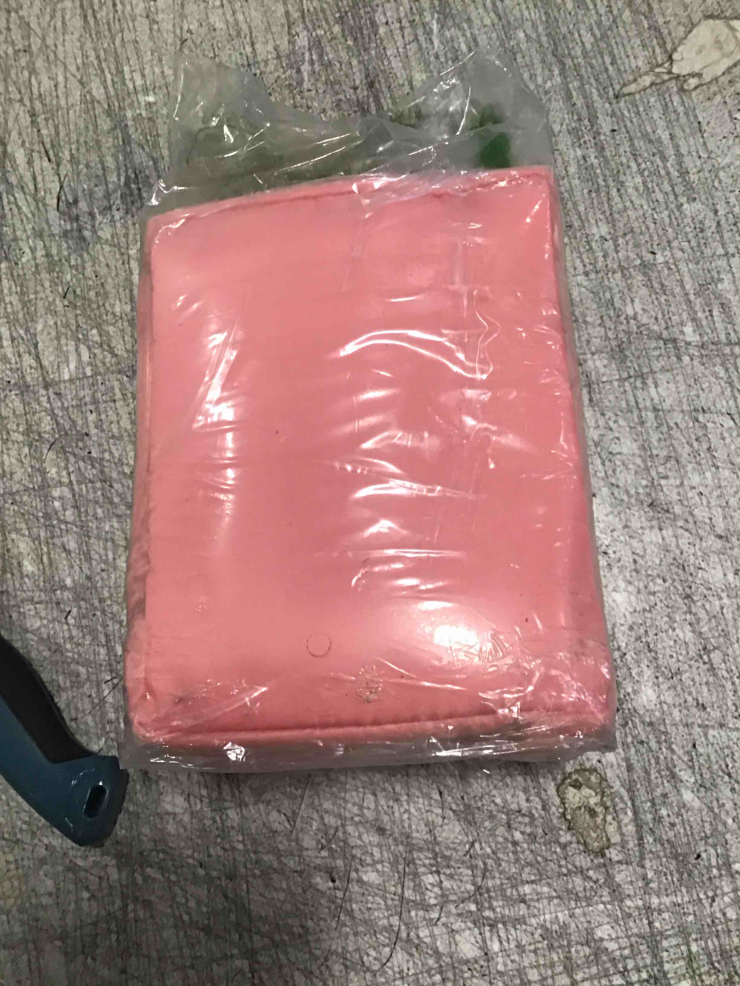 https://s3.amazonaws.com/lotting-images-prod/bidfta/PPE3709249_1747659365644.jpeg