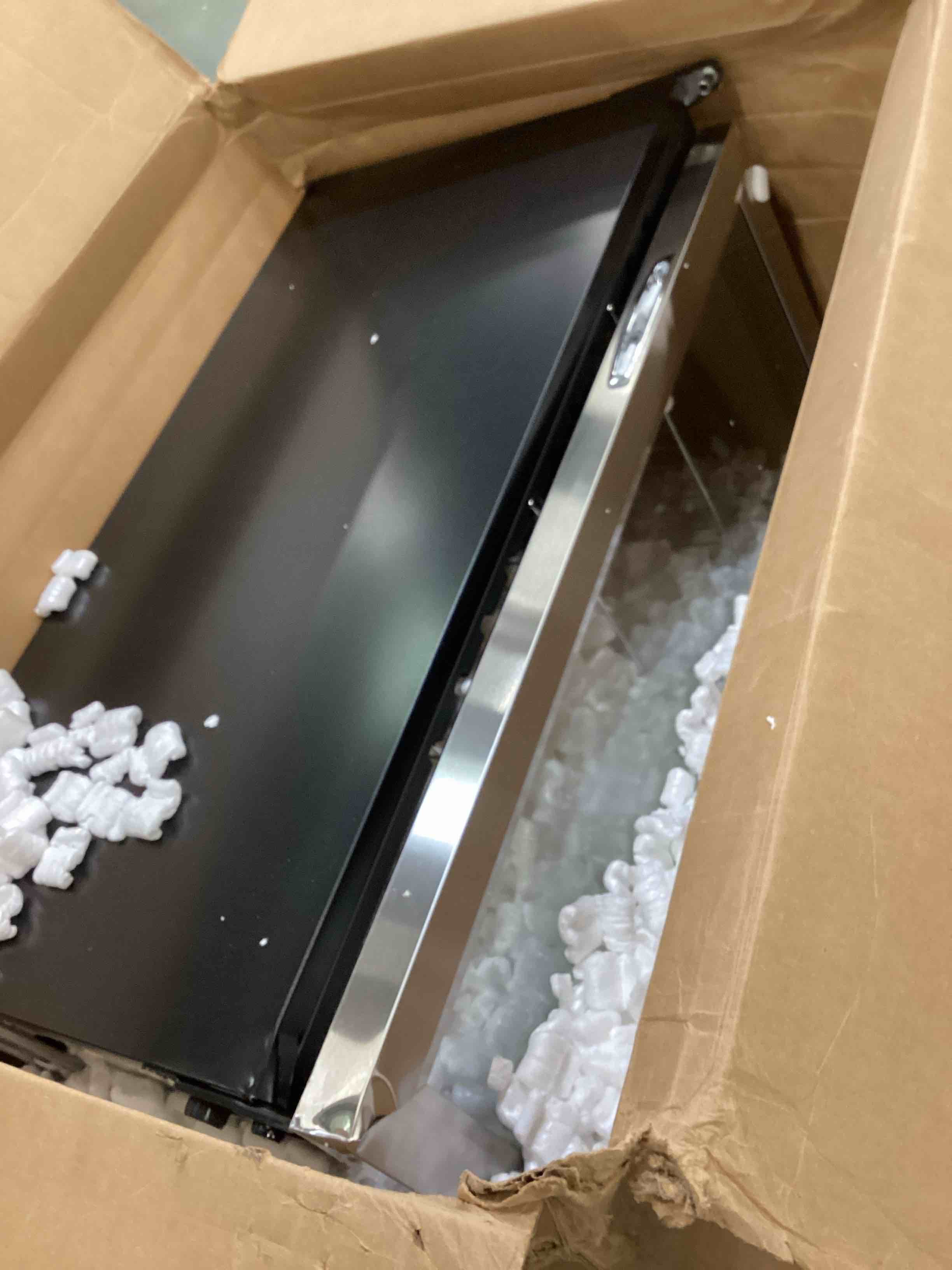 https://s3.amazonaws.com/lotting-images-prod/bidfta/PPE3711003_1749734028433.jpeg