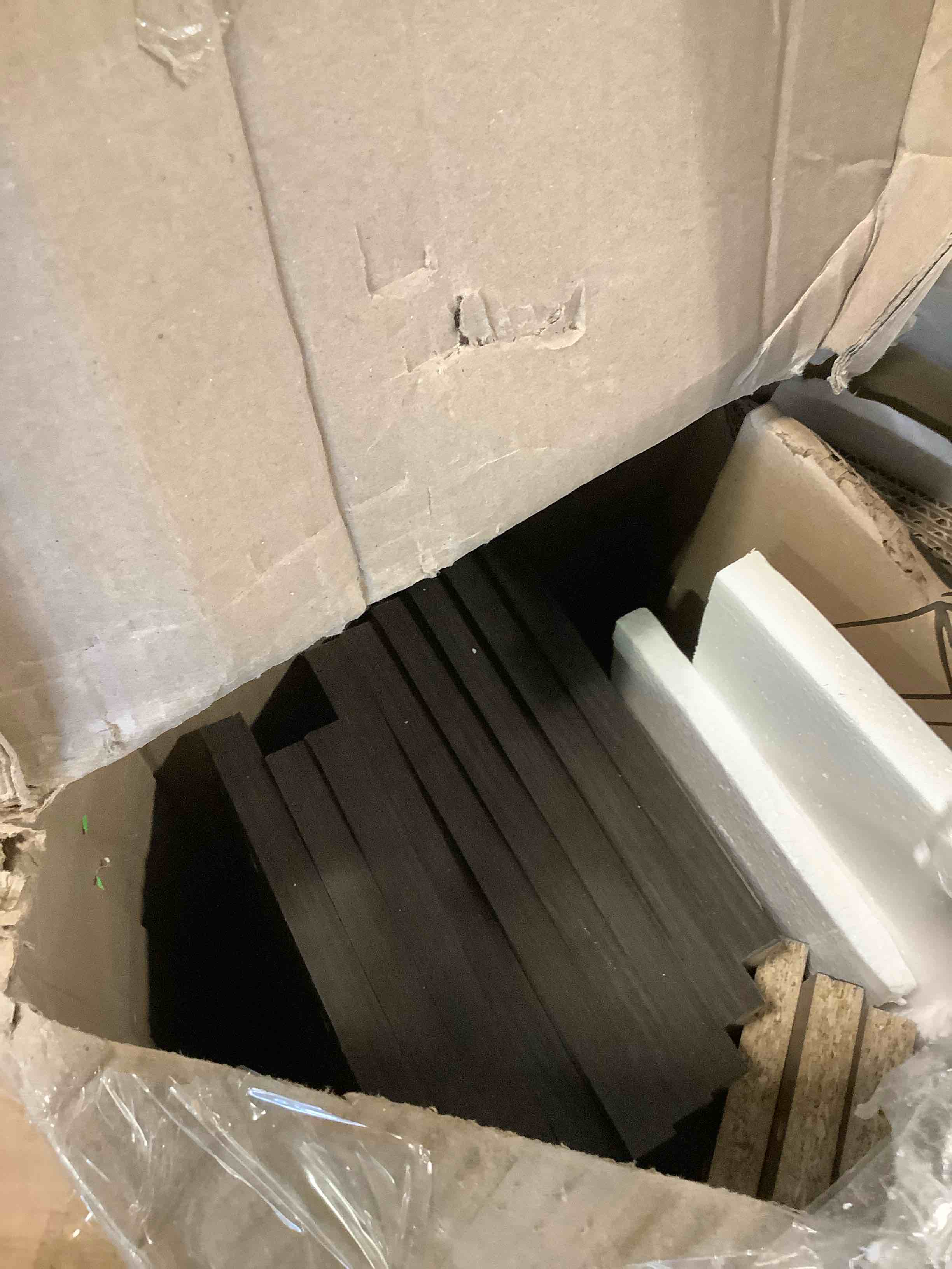 https://s3.amazonaws.com/lotting-images-prod/bidfta/PPE3711458_1750523096824.jpeg