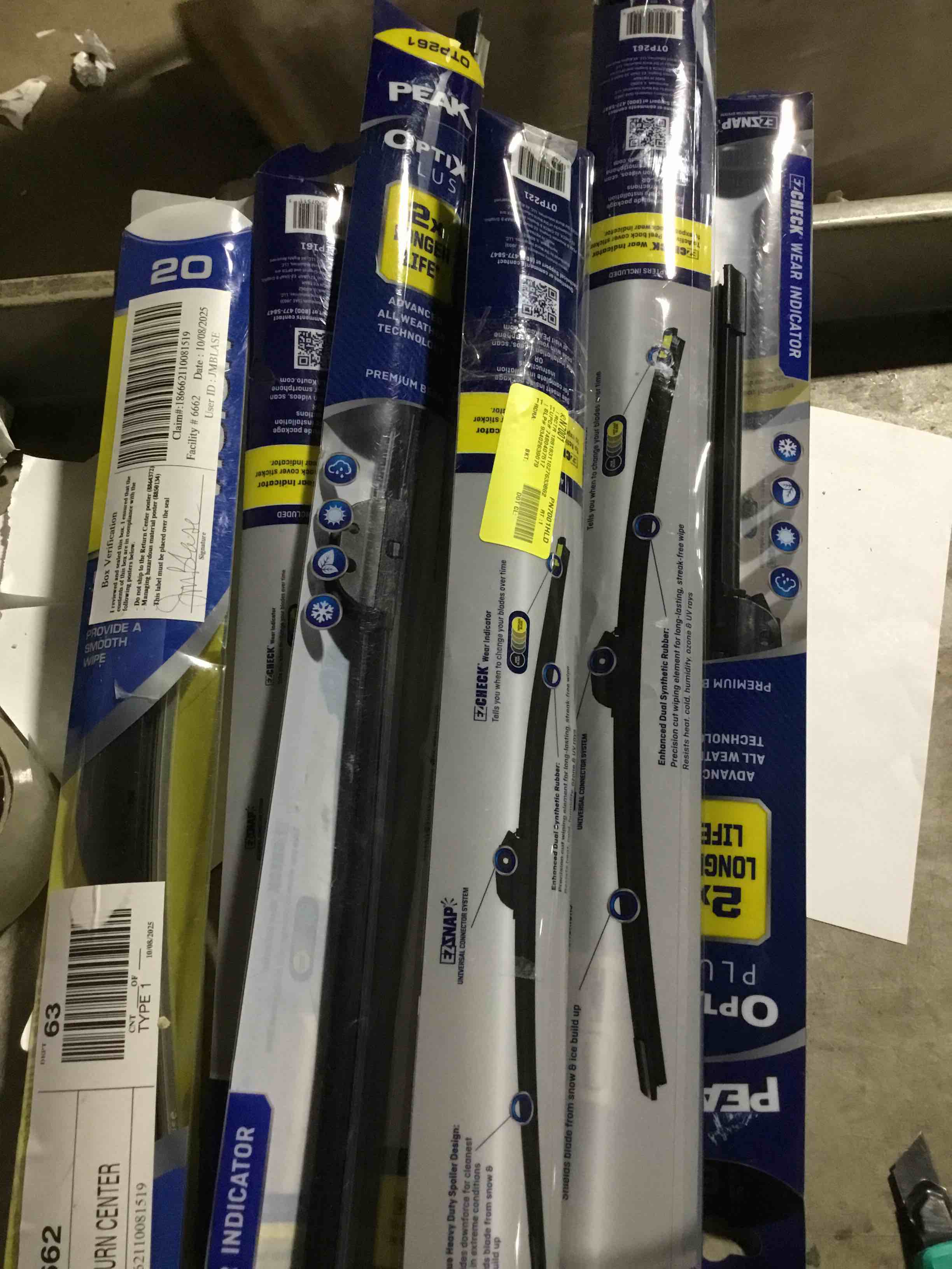 Assortment of 7 windshield wipers 