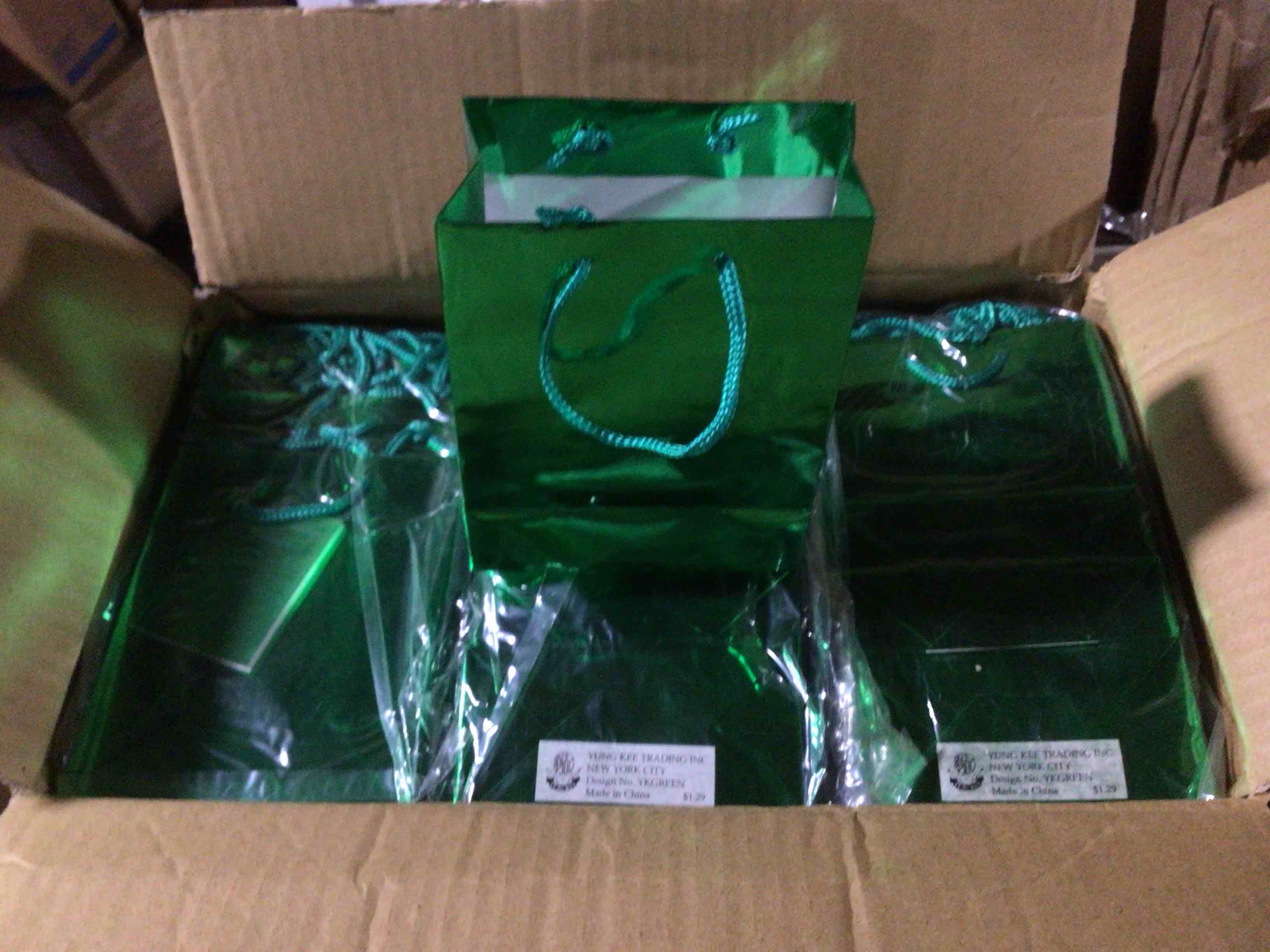 Condition photo showing New/Like New for case of 300 paper small (birthday)