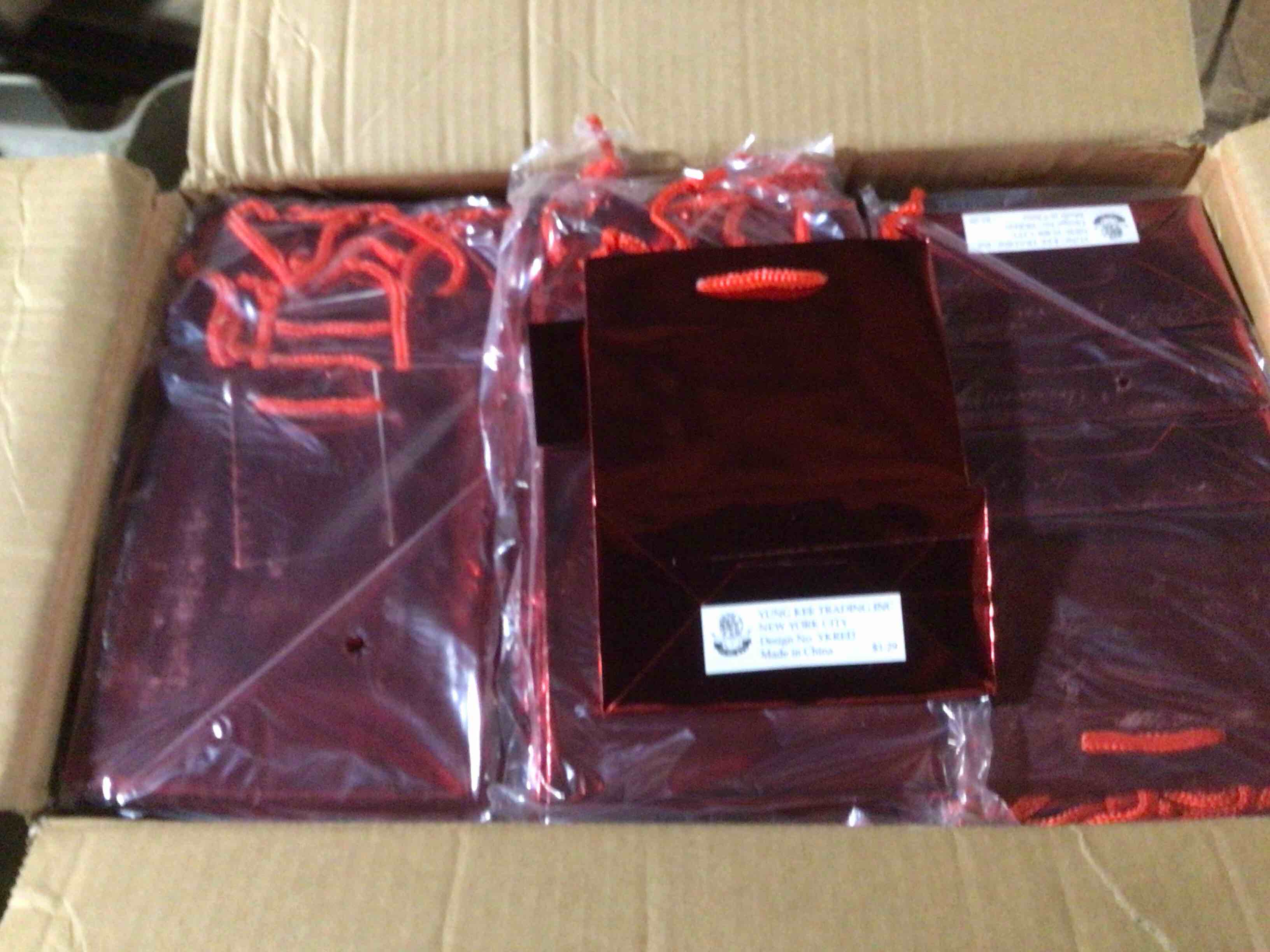 Condition photo showing New/Like New for case of 300 paper small (birthday )