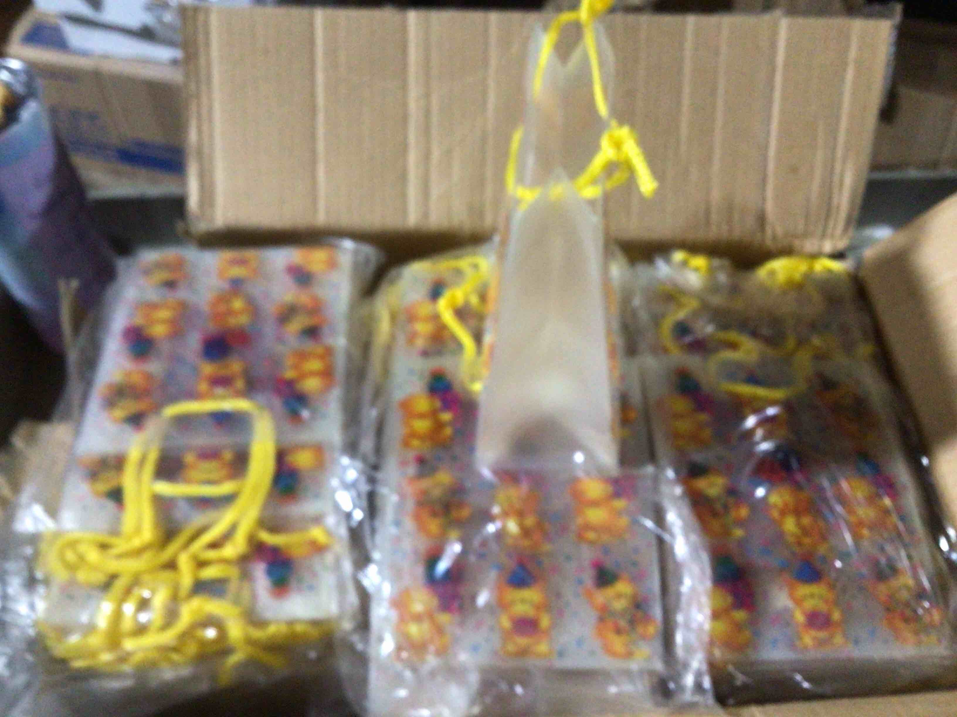 Condition photo showing New/Like New for case of 300 paper small (birthday)