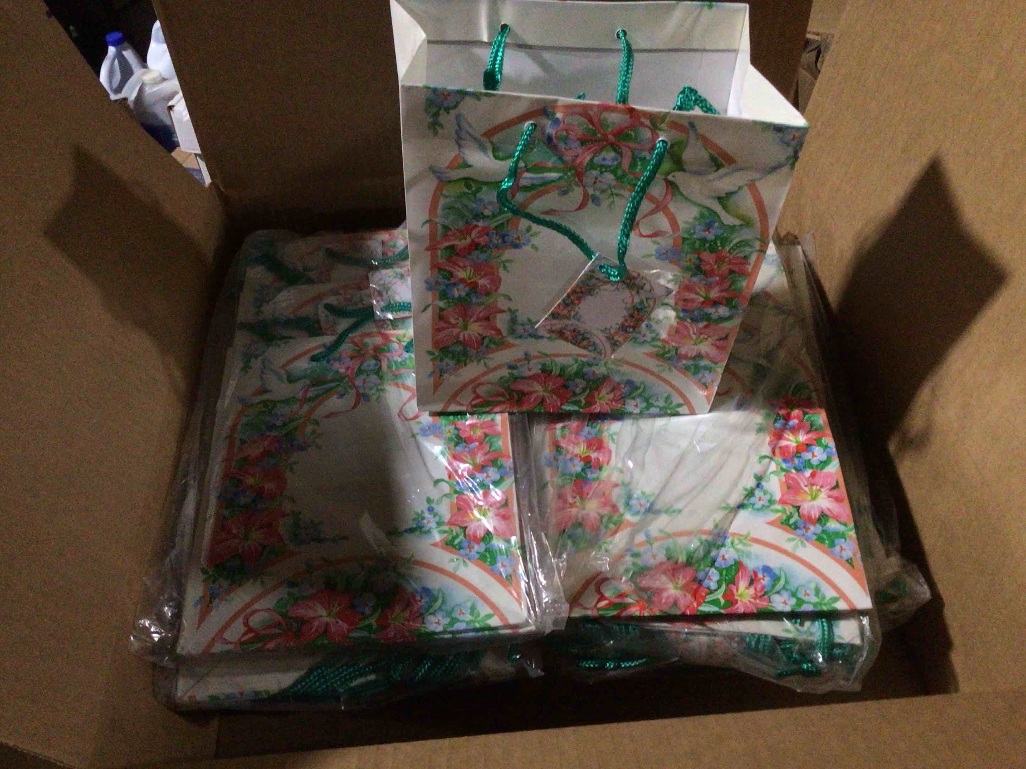 Condition photo showing New/Like New for case of 144 paper small (birthday)
