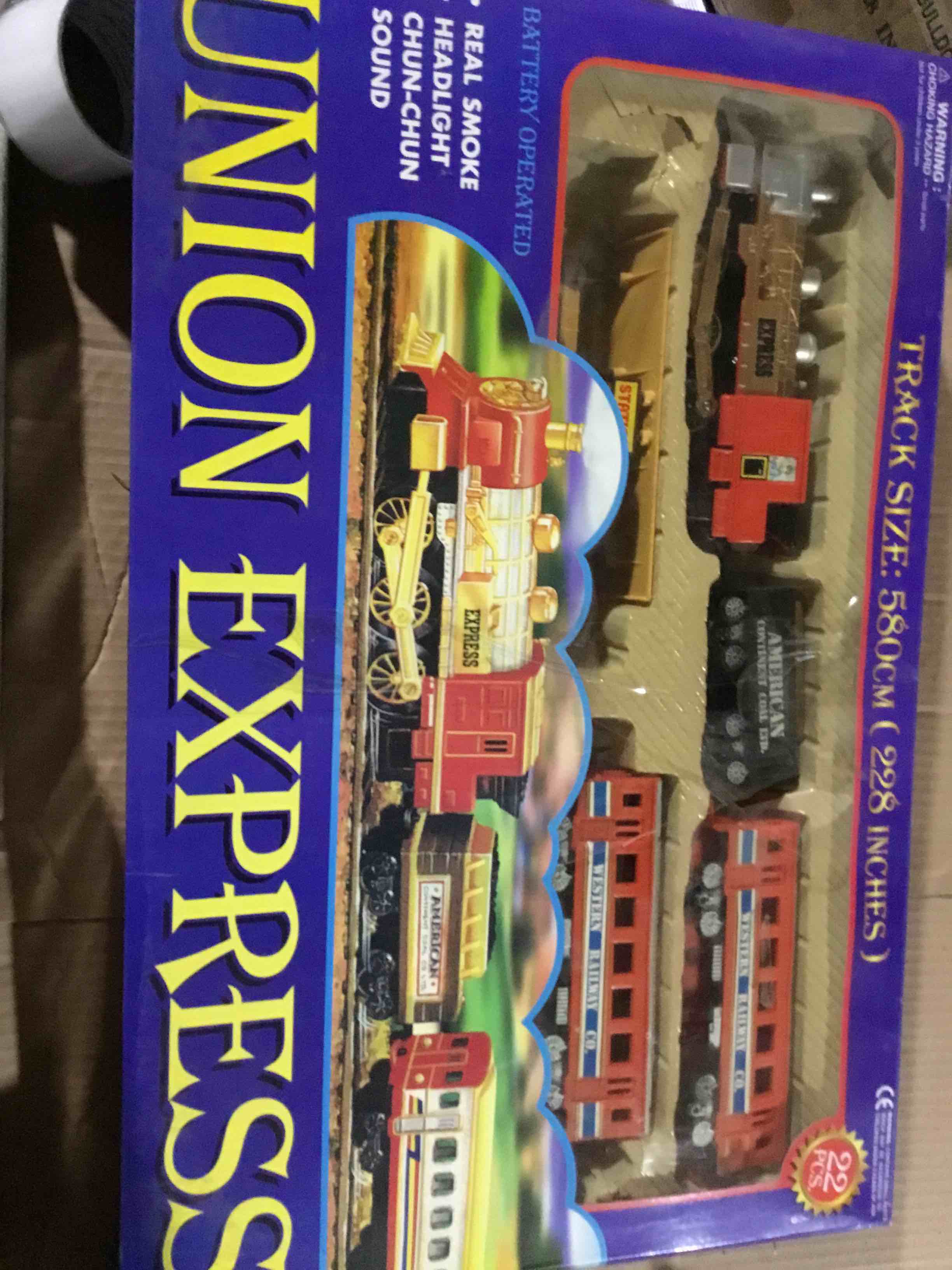 Condition photo showing Good Condition for Union express toy train set that round on batteries. battery - powered ( batteries not included). trance 580 cm ( 228 inches)