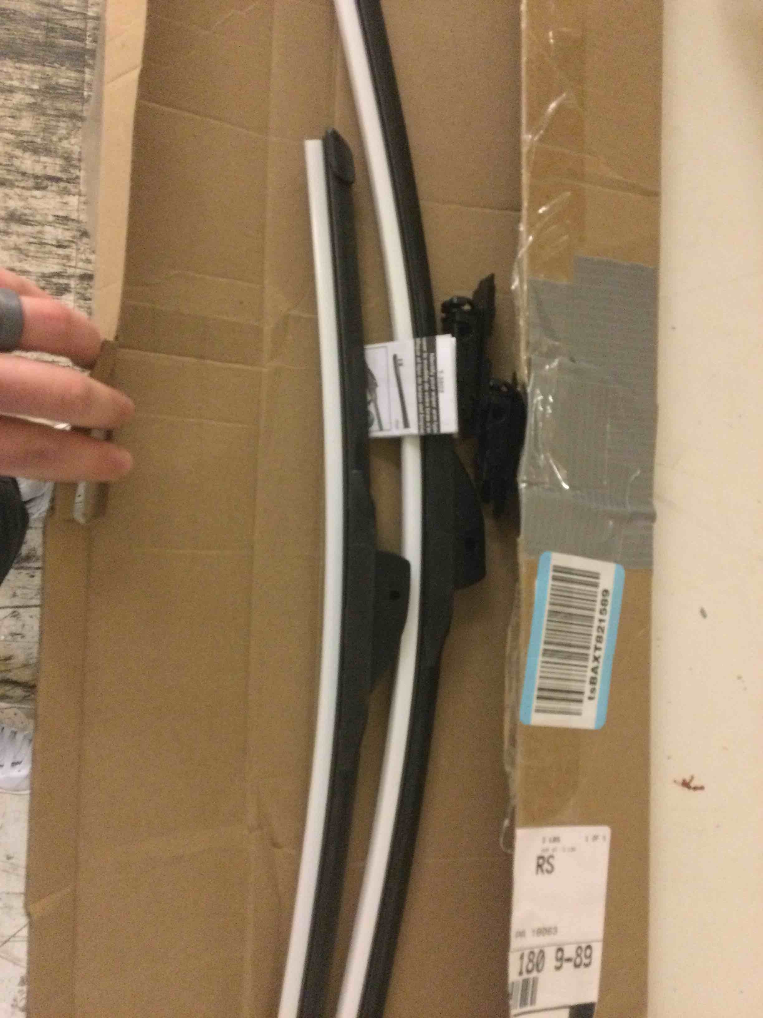 Condition photo showing Good Condition for TRICO Gold 3-Piece Driver/Passenger/Rear All-Weather Automotive Replacement Windshield Wiper Blade Kit for 2015-2021 Jeep Renegade; Includes 22", 20" & 10" Premium Beam Blades 22+20+10J (3-Pack)