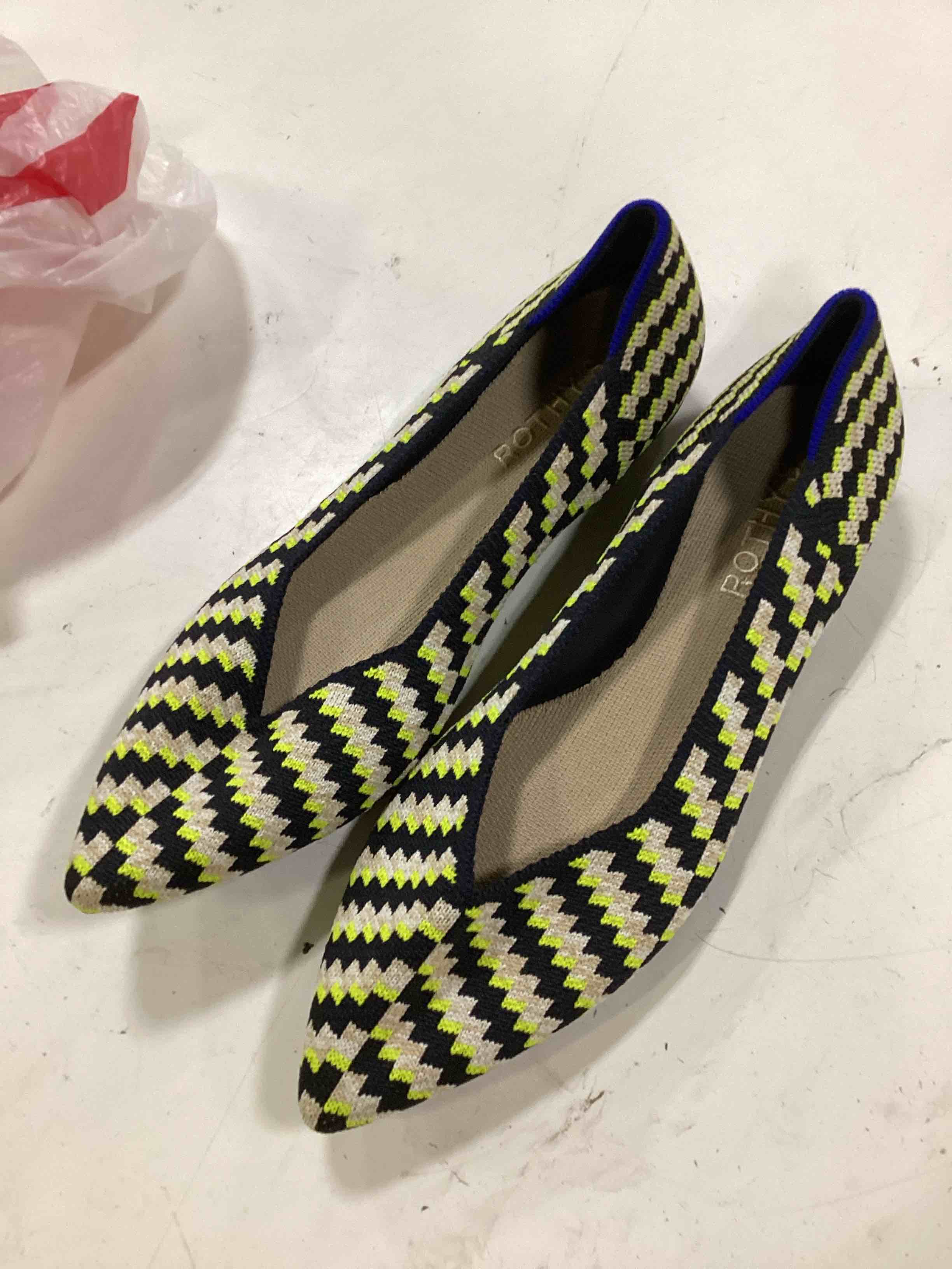 Condition photo showing Good Condition for rothy’s women’s the point ii flats in neon night size 7 new in box