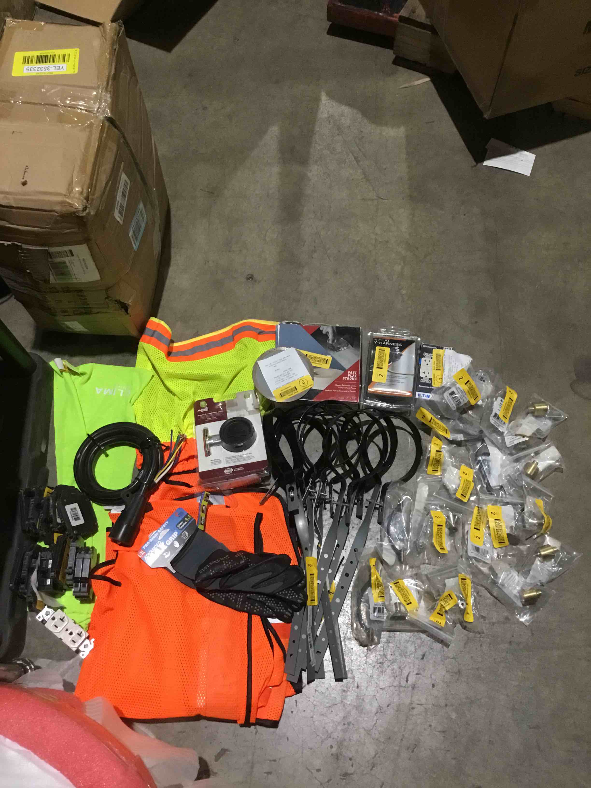 Assorted lot of 54 home improvement/construction items 