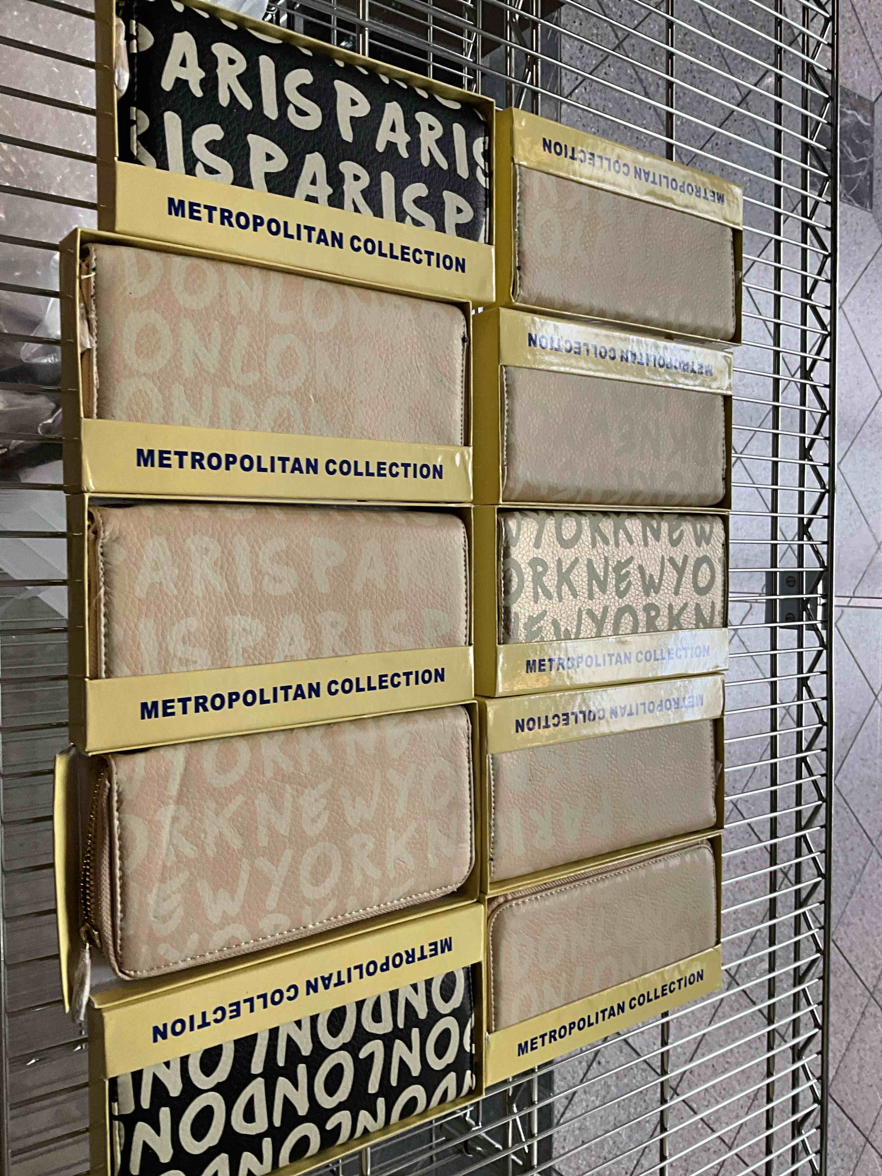 Metropolitan Women Wallet Collection 10pc