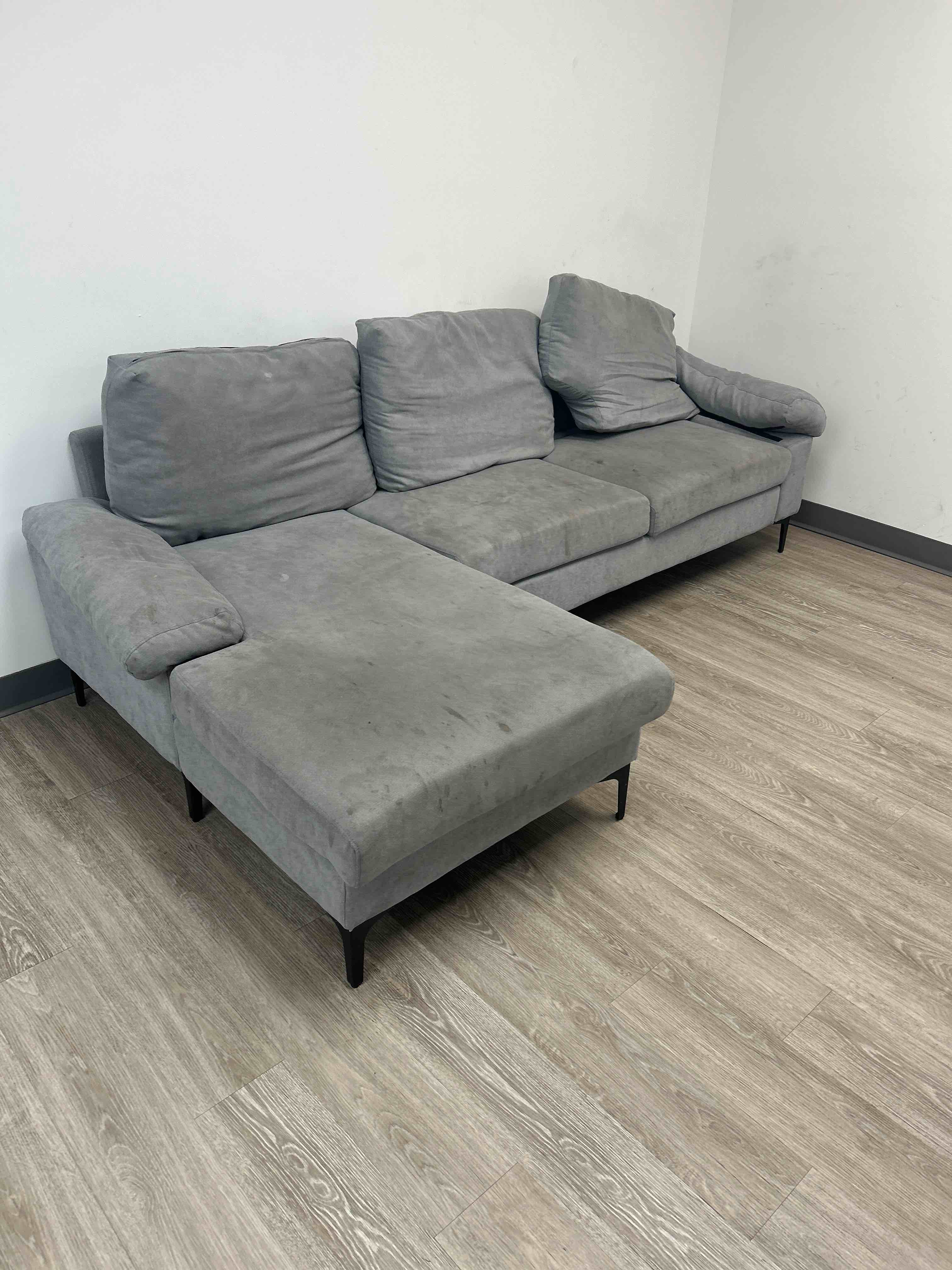 3 person couch with chaise 
