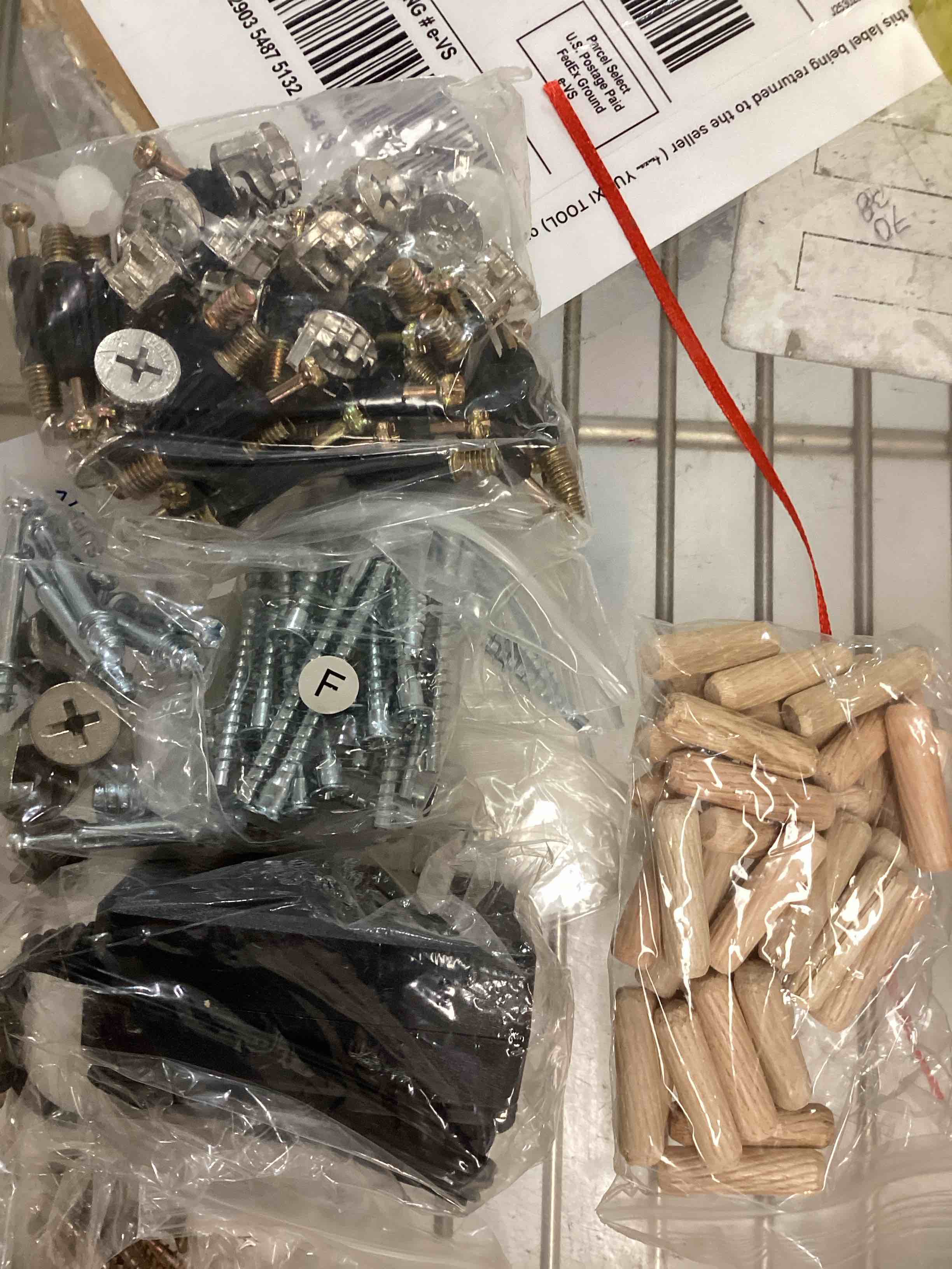 Assorted items Different screws