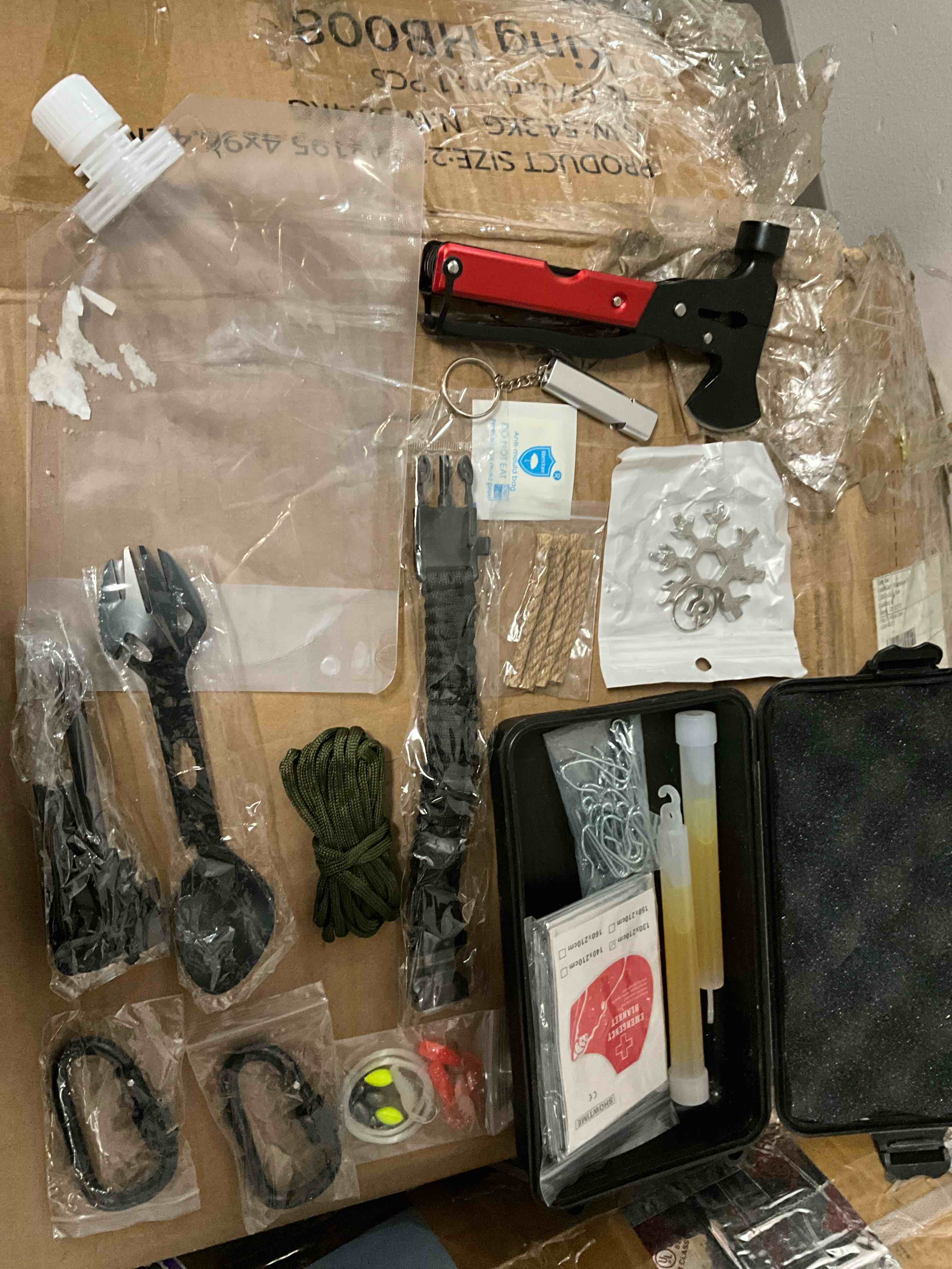 Fishing And Adventure Accesories Mini Kit 