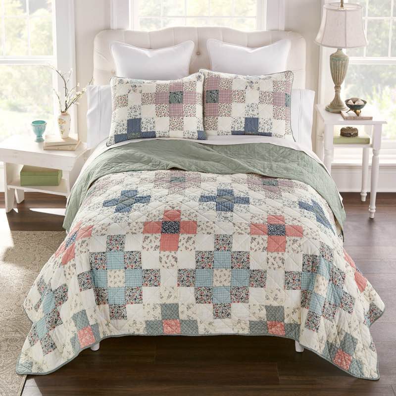 Donna Sharp April Patch 3PC Pieced Cotton Queen Traditional Quilt Set
