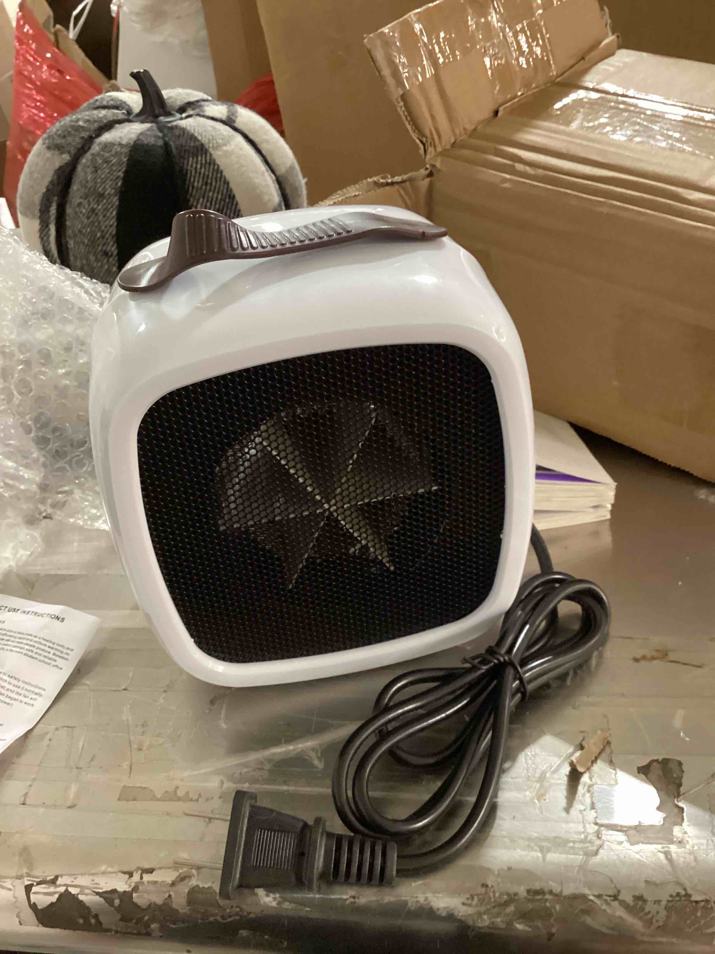 Electric heating fan 550 to 600 W