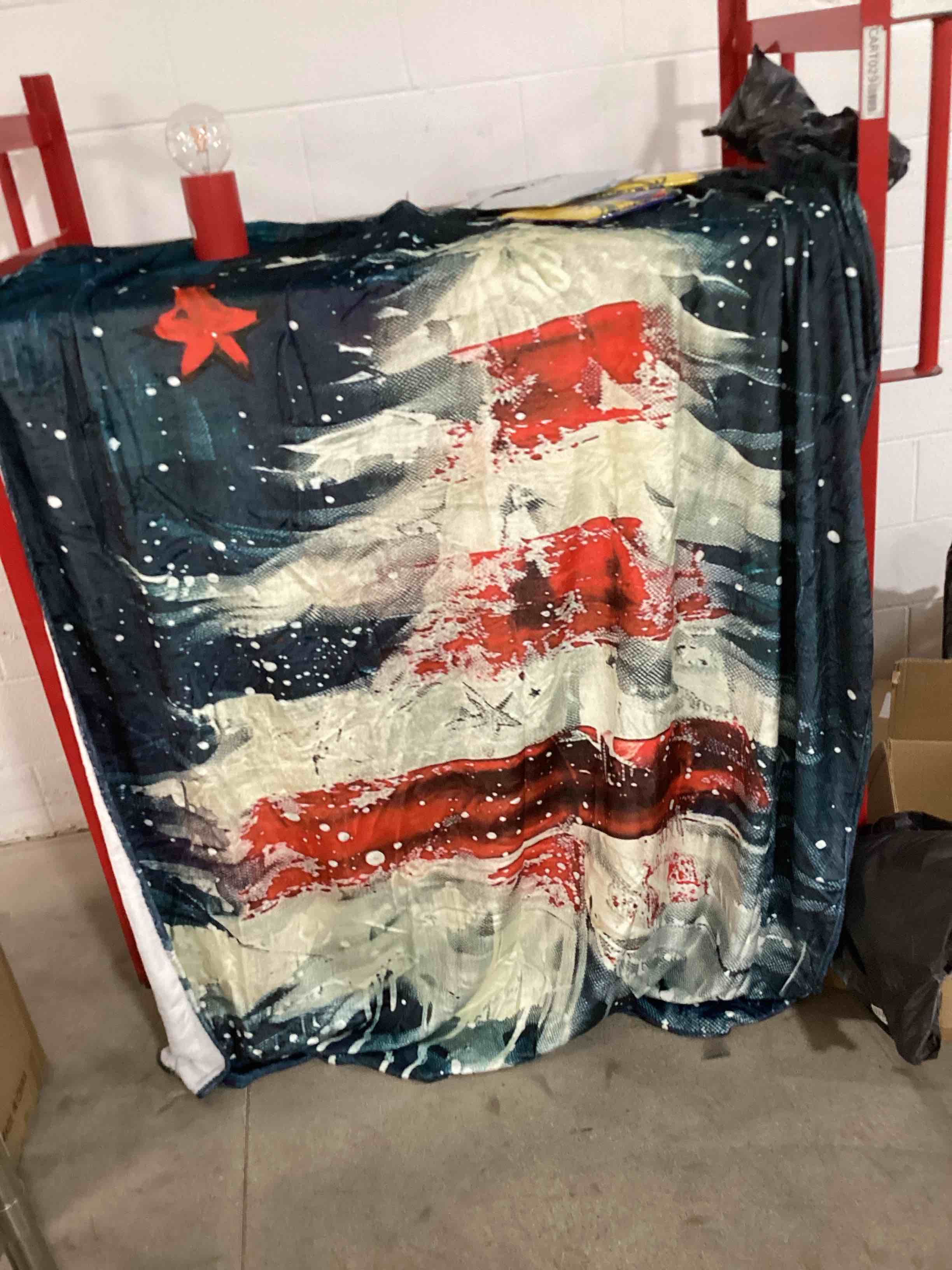 Christmas tree, red white and blue blanket 150 cm X 200 cm 100% polyester