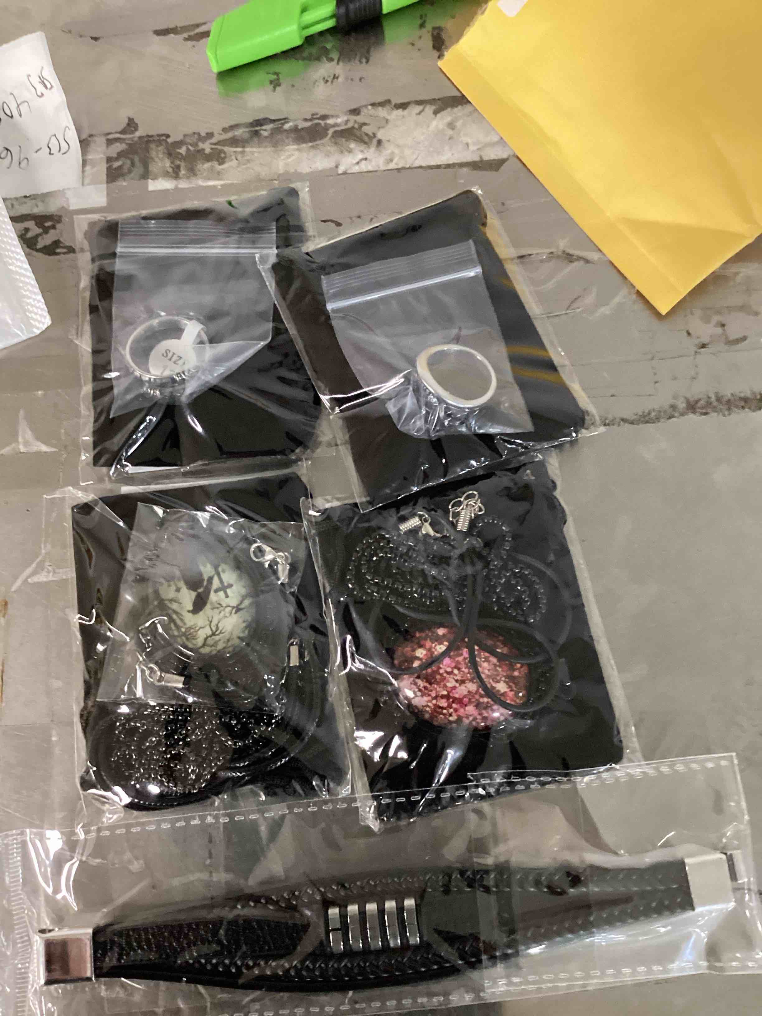 assorted jewelry set of 5