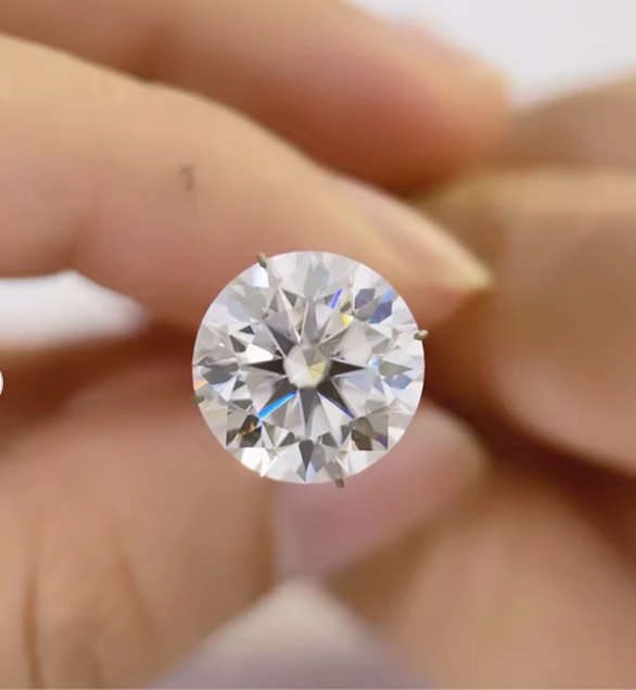 GRA Moissanite Diamond Stone 5.0mm 0.5 Ct D  Carats Loose Stone Brilliant Cut Round Cut Moissanite  2 pcs  Different 