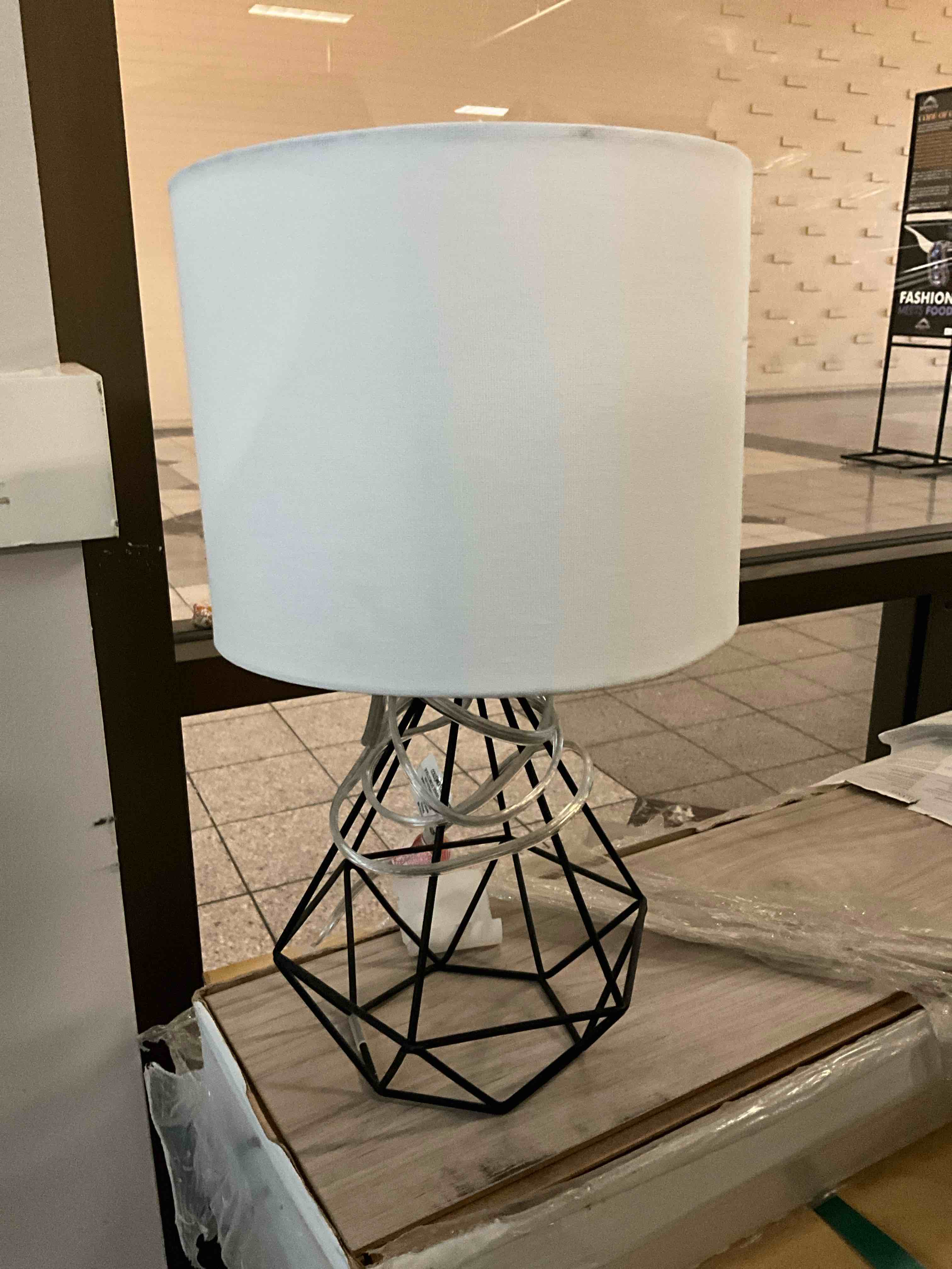 15” desk lamp 