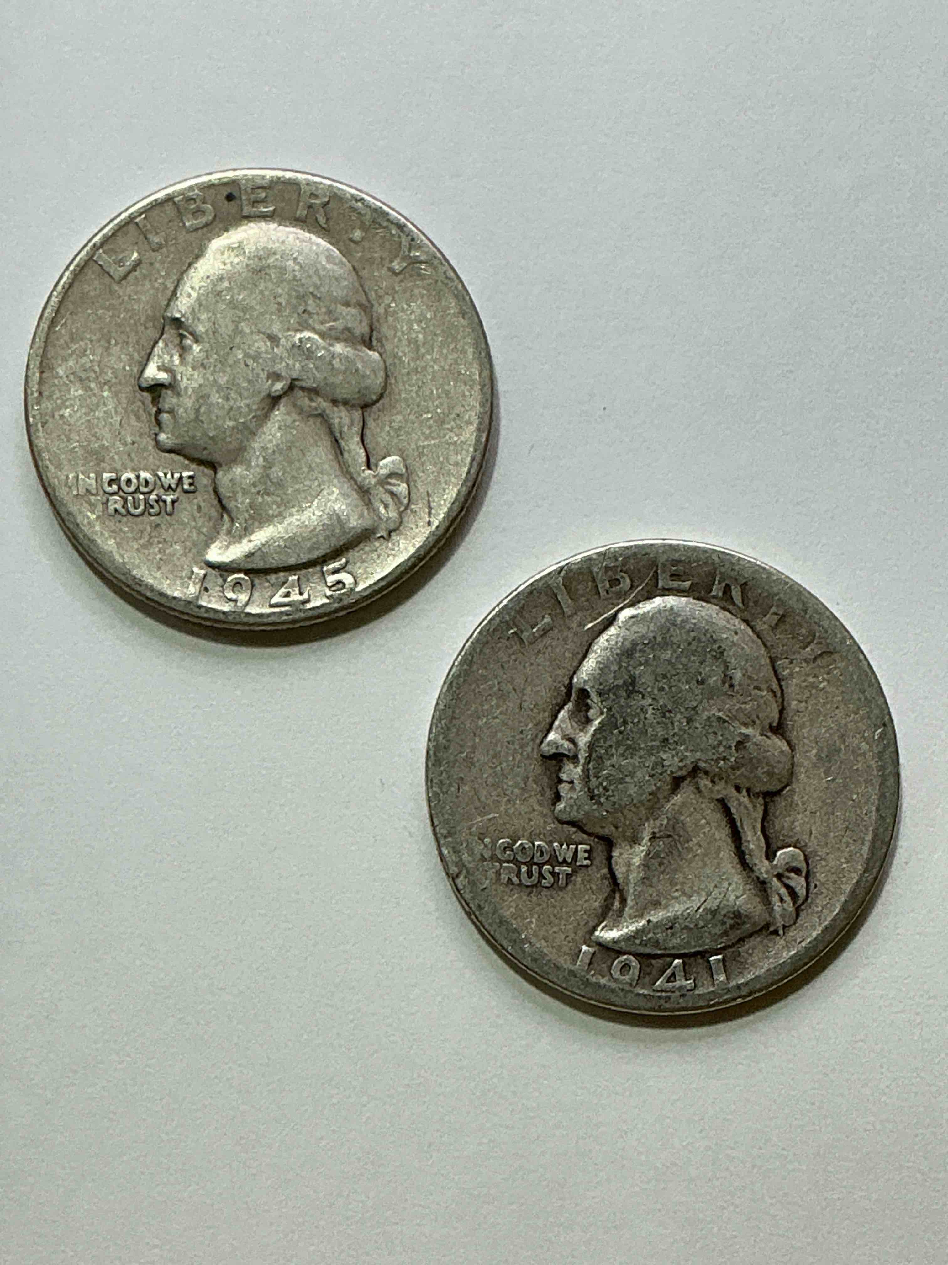george washington brilliant circulated world war ii silver! pre 1965 u.s. quarter dollar coins were actually silver, here are great examples of awesome, pristine george washington silver quarter, stunning & circulated! rare mints! great for investing in precious metals! these coins were minted at 90% silver and 10% copper, giving them a net weight of .18084 ounces of pure silver per coin! very hard to find, stunning! invest in fine u.s. silver!