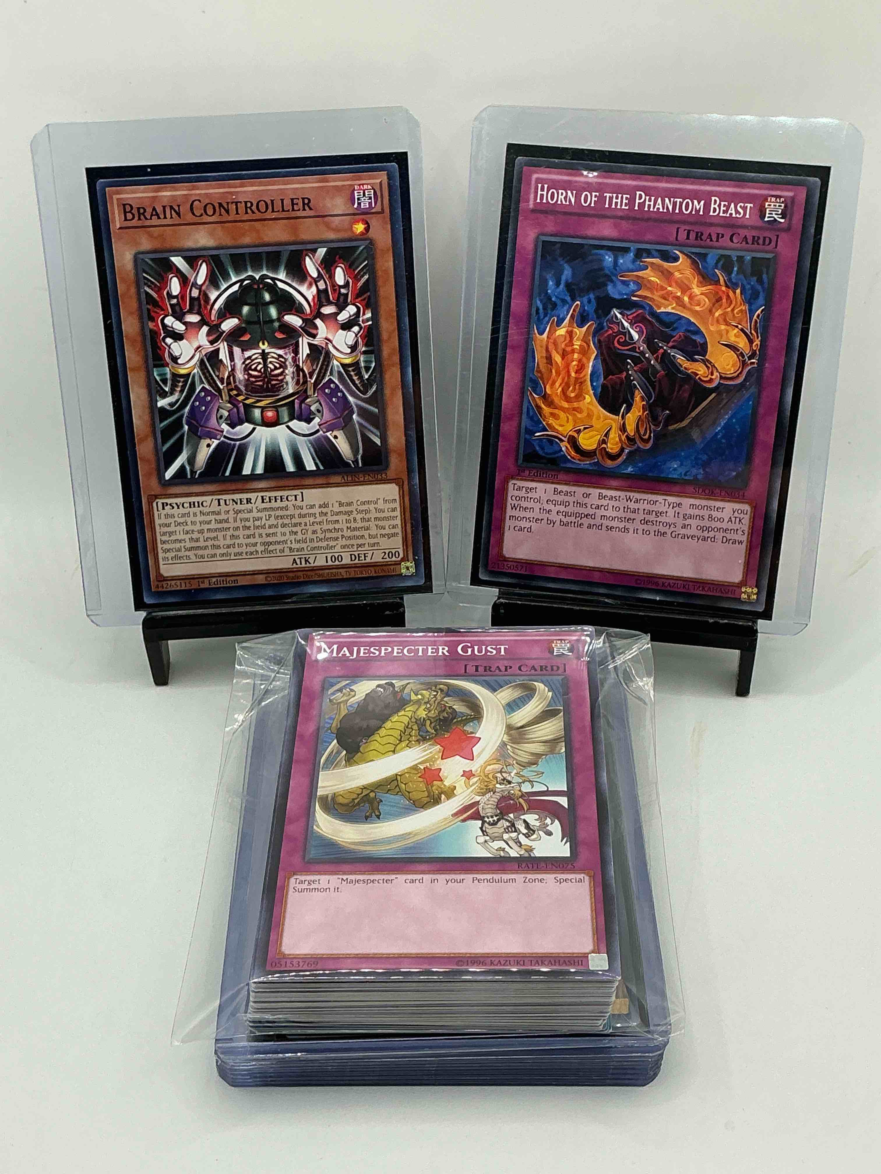 yu-gi-oh 50 card lot! join the craze of yu-gi-oh with these awesome cards! this 50 card lot includes the big three yu-gi-oh category cards, monsters, spells & traps! this 50 card lot includes some of all three! wow! perfect time to start collecting! 