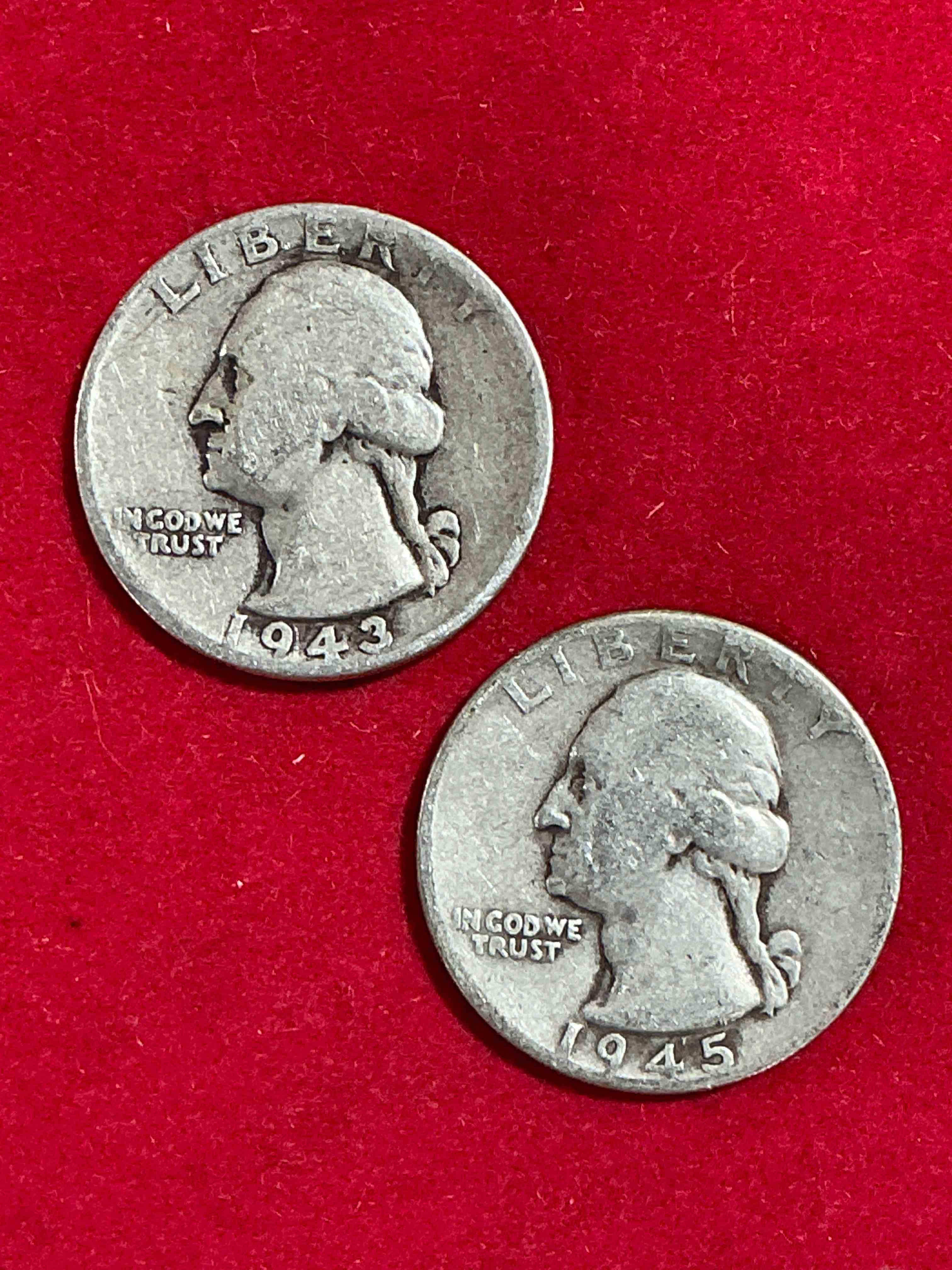 george washington brilliant circulated world war ii silver! pre 1965 u.s. quarter dollar coins were actually silver, here are great examples of awesome, pristine george washington silver quarter, stunning & circulated! rare mints! great for investing in precious metals! these coins were minted at 90% silver and 10% copper, giving them a net weight of .18084 ounces of pure silver per coin! very hard to find, stunning! invest in fine u.s. silver!