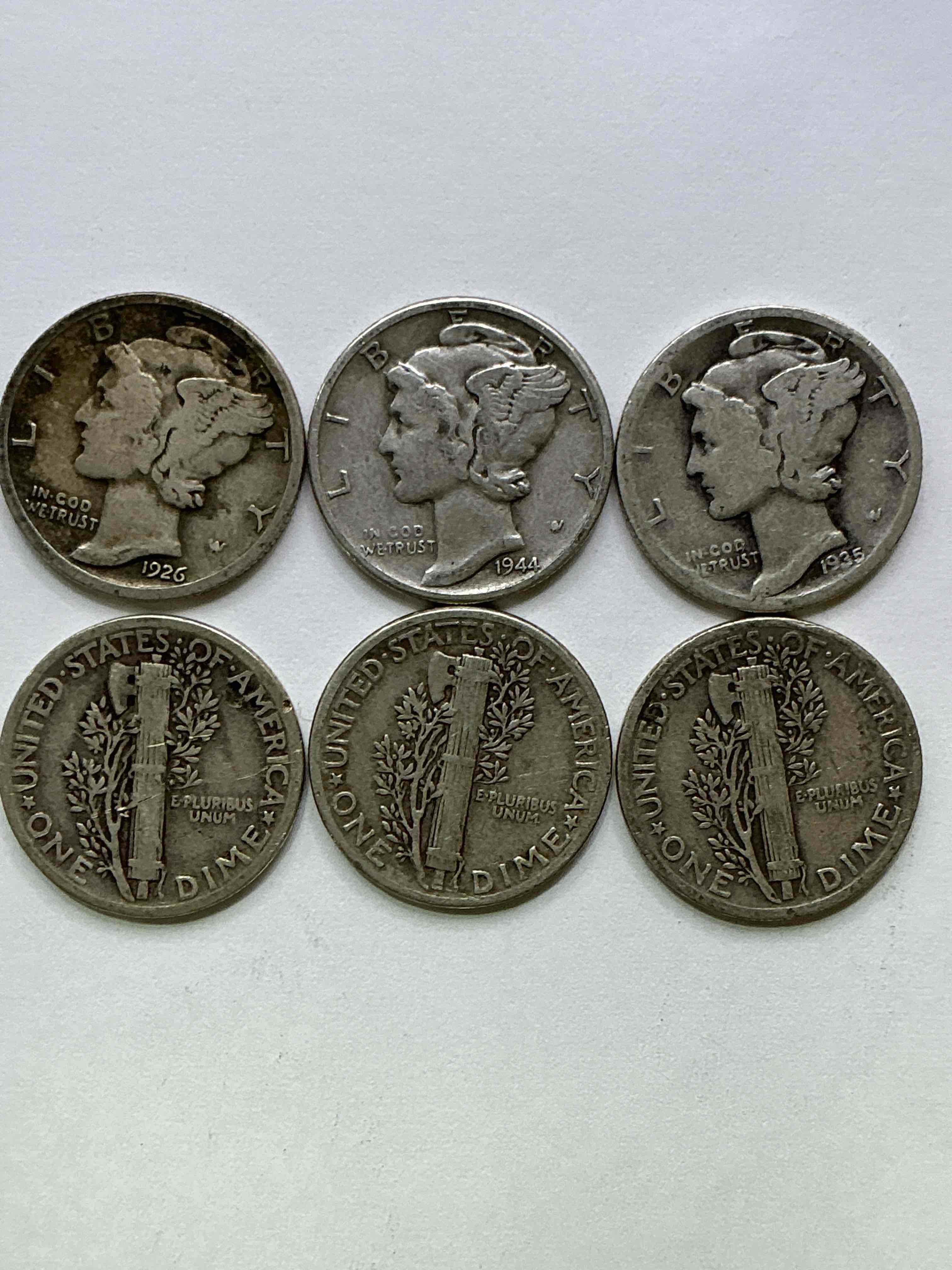 antique u.s. pure fine silver mercury dimes! silver mercury dimes were minted from 1916-1945 & have become serious collector items! check out these awesome examples, all in nice, circulated condition with visible dates & varying years! rare to have visible dates! makes for a great investment in precious metals, mercury dimes are 90% pure fine silver! they don't make em' like this anymore!