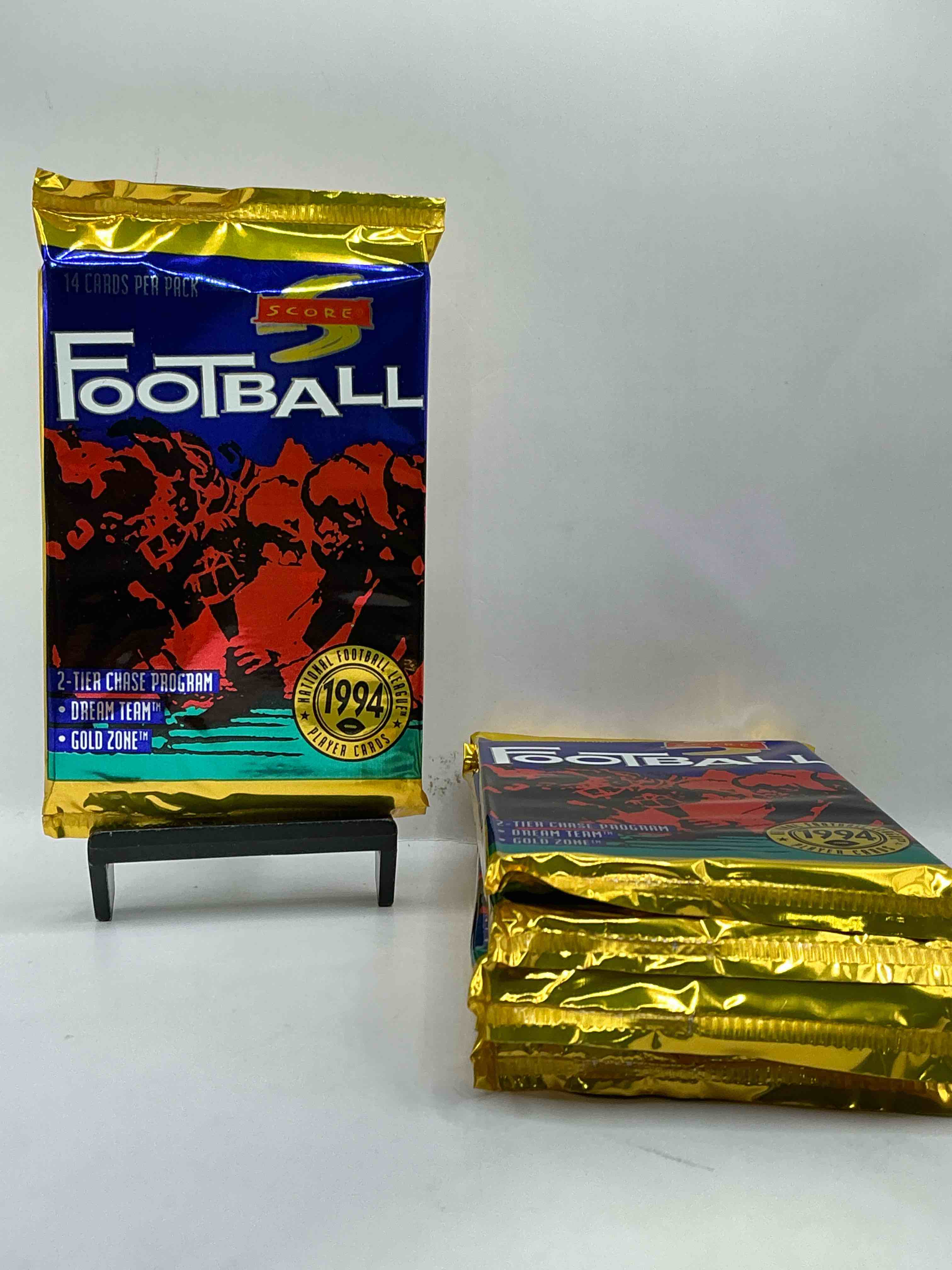 1994 Score Football! Look For Dream Team Cards & Gold Zone! Along With Legends & More! Sanders, Favre, Montana & More!