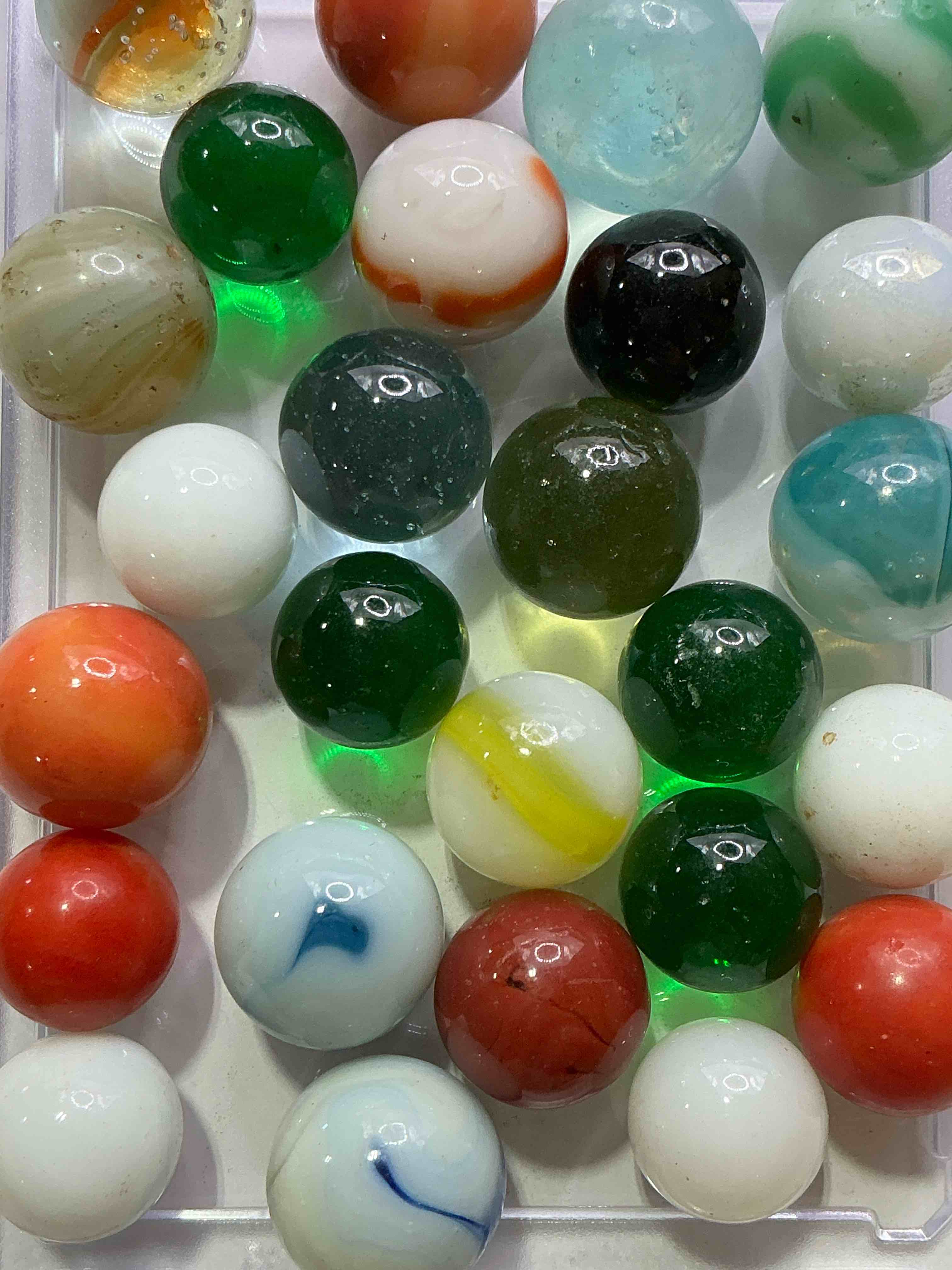 Antique Glass Marbles! Genuine Stunning Marbles Lot, All Marbles Made Between The Years 1925-1965 & Made With Uranium! Many Are Great Depression Era & Even Earlier! Gorgeous, Authentic Pieces Of History!  