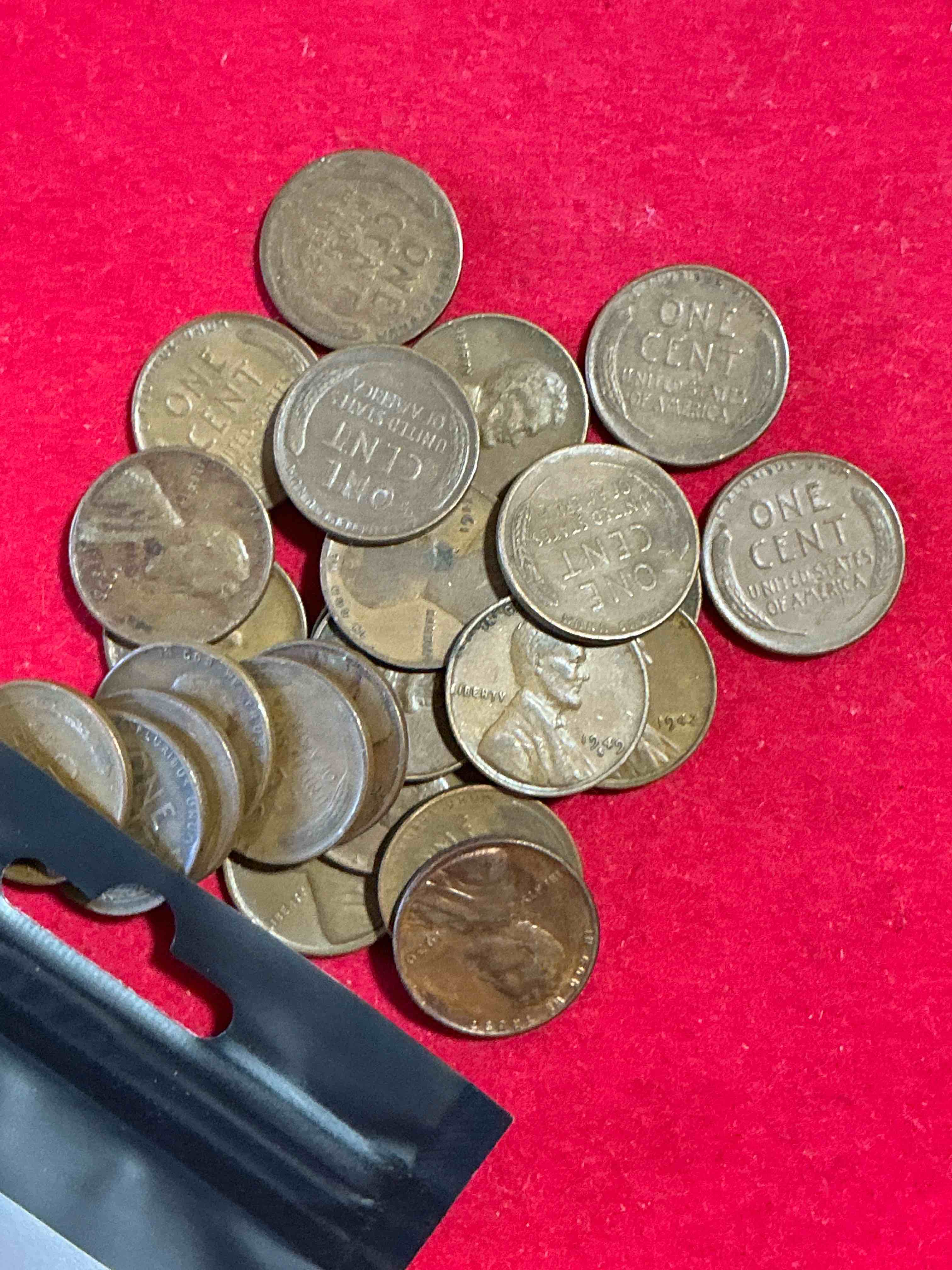 antique wheat pennies 25 count un-searched lot! wheat pennies were minted from 1909-1958 originally replacing the indian head penny. there are many, many interesting & valuable years / mint marks in wheat pennies, win this lot & have fun searching to see what you get! a great way to start collecting antique coins!
