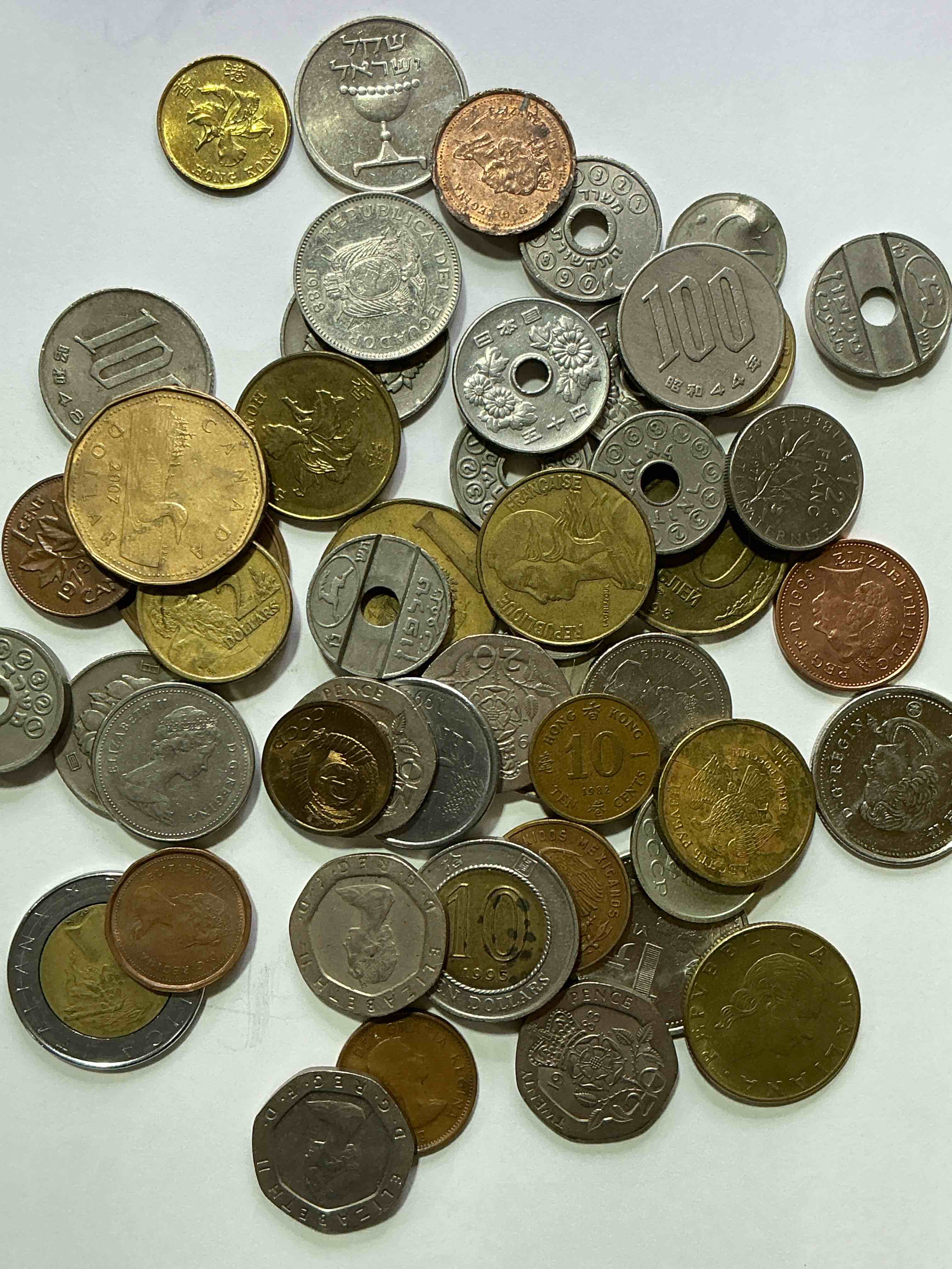World Coins, Antique & Vintage! Each Lot Is Unique! Many Different Years, Countries, Sizes & Exotic Places. This Cool Collection Of Antique Coins From Around The World Is Loads Of Fun! Have Fun Identifying Each Coin & Country As A Great Educational Tool! A Great Investment Too!