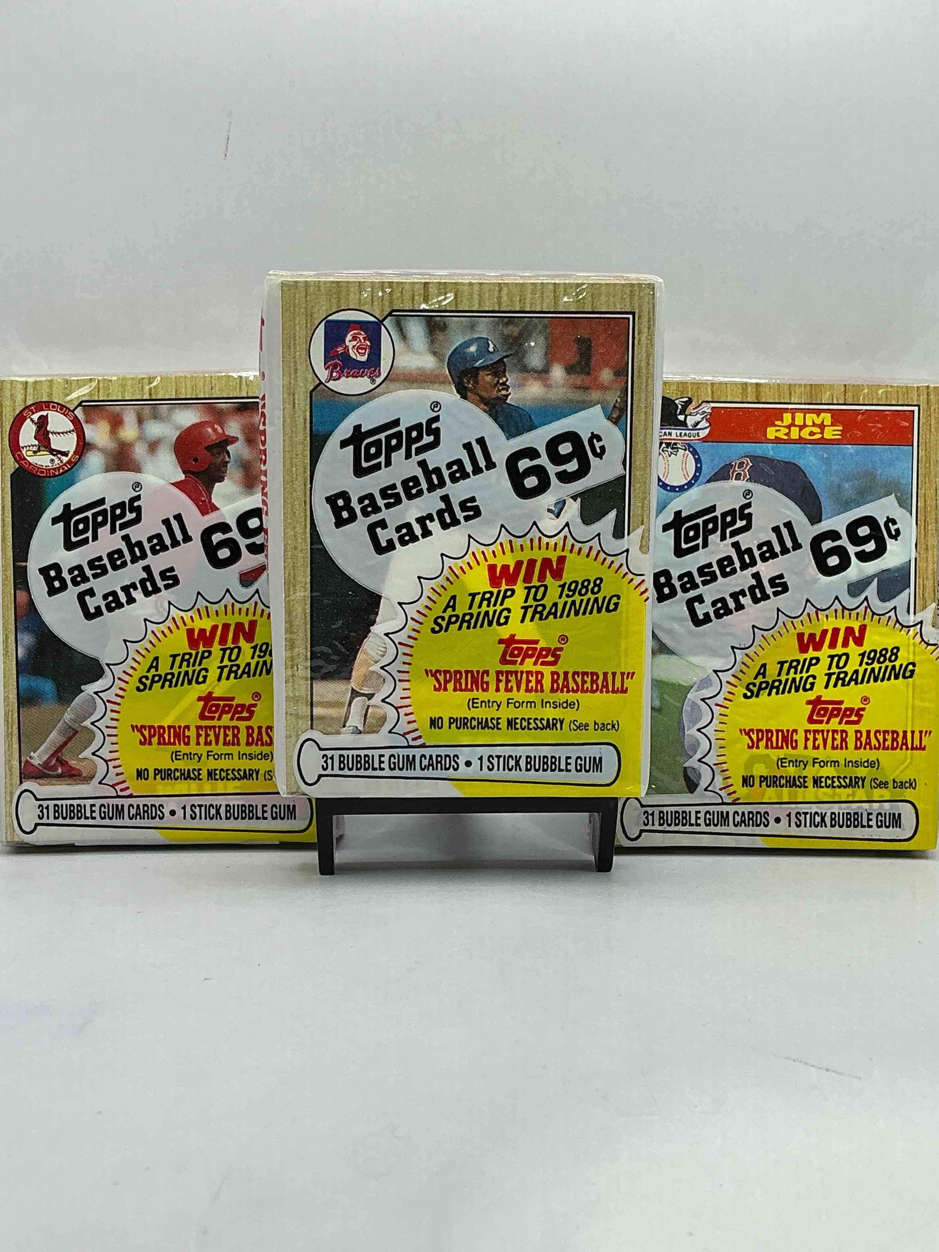 Loaded, Loaded, Loaded! 1987 Topps Baseball 31 Card Cello Pack- 1987 Topps Baseball Is A Loaded Year With Rookie Cards From Barry Bonds (PSA 10 $ 300+), Bo Jackson, Jose Canseco & More! Packs From This Year Are Super Roret Excellent Condition Direct From Original Retail Case!
