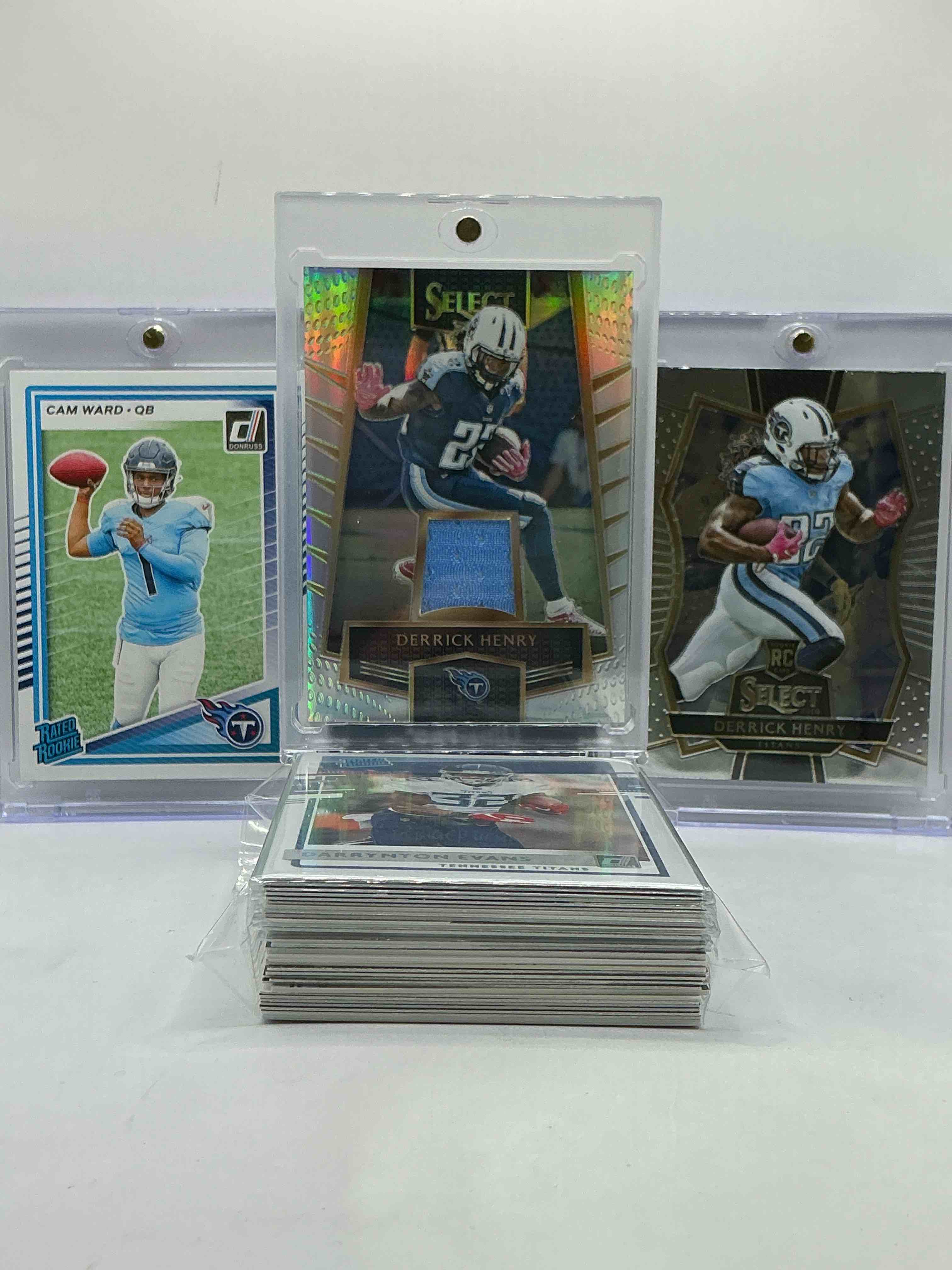 Derrick Henry Memorabilia Rookie Card /199! Derrick Henry & Cam Ward Rookies! Titans Insanity! Rare Cards! This 30 Card Lot Includes Commons, Legends, Heroes & More! Vintage & New!