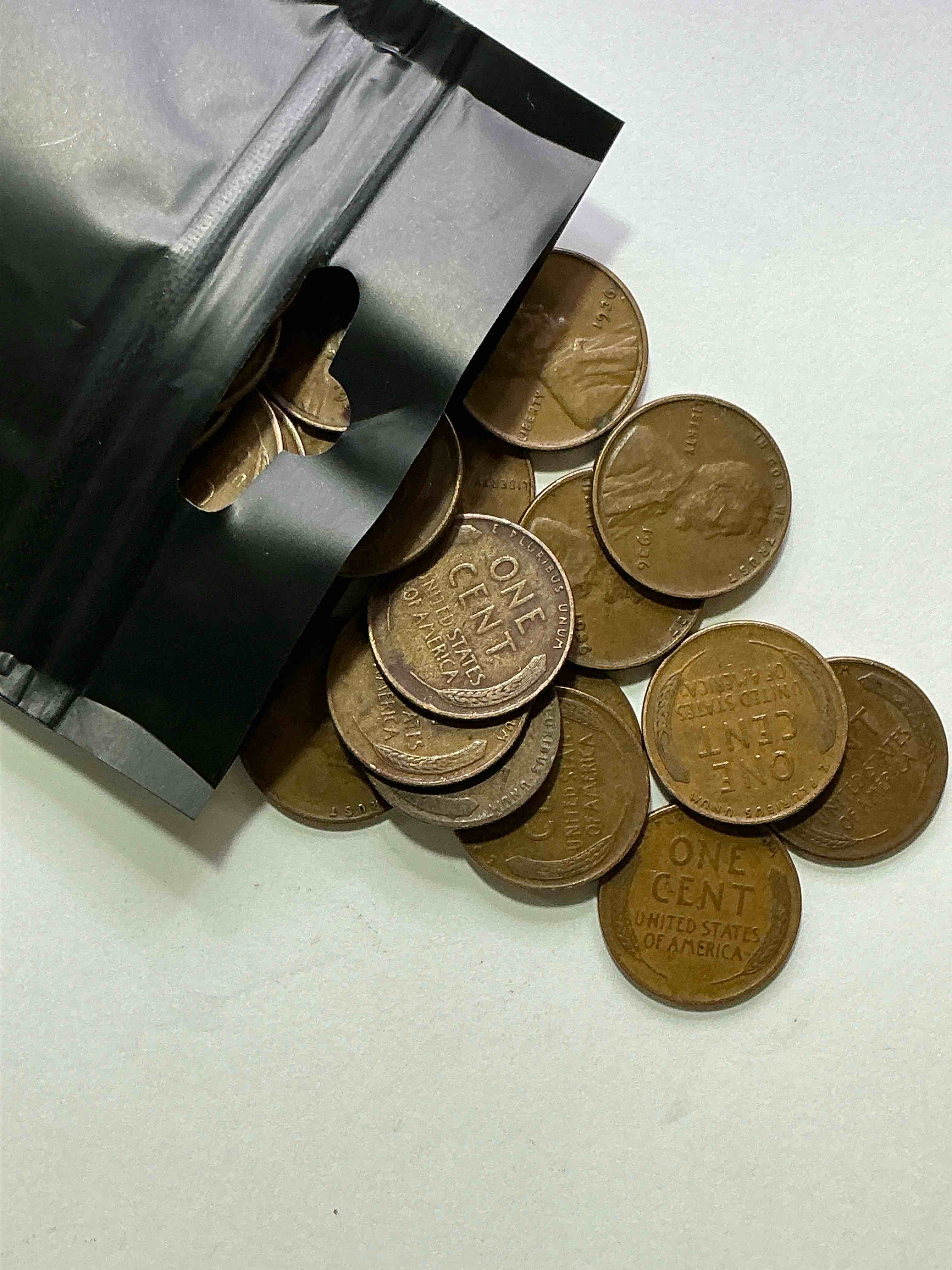 antique wheat pennies 50 count un-searched lot! wheat pennies were minted from 1909-1958 originally replacing the indian head penny. there are many, many interesting & valuable years / mint marks in wheat pennies, win this lot & have fun searching to see what you get! a great way to start collecting antique coins!